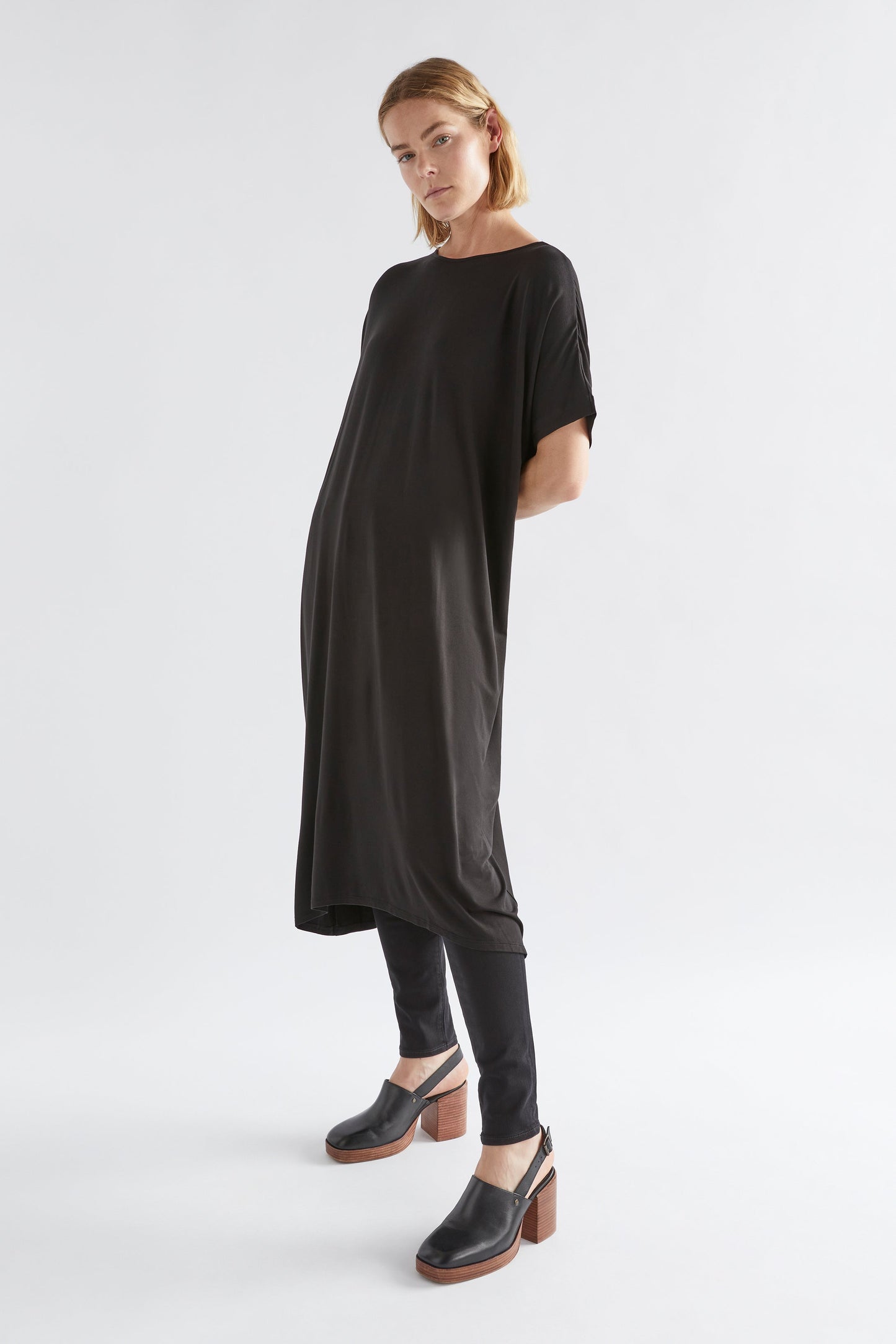Telse Oversized Stretch T-shirt Dress Model Side New | BLACK