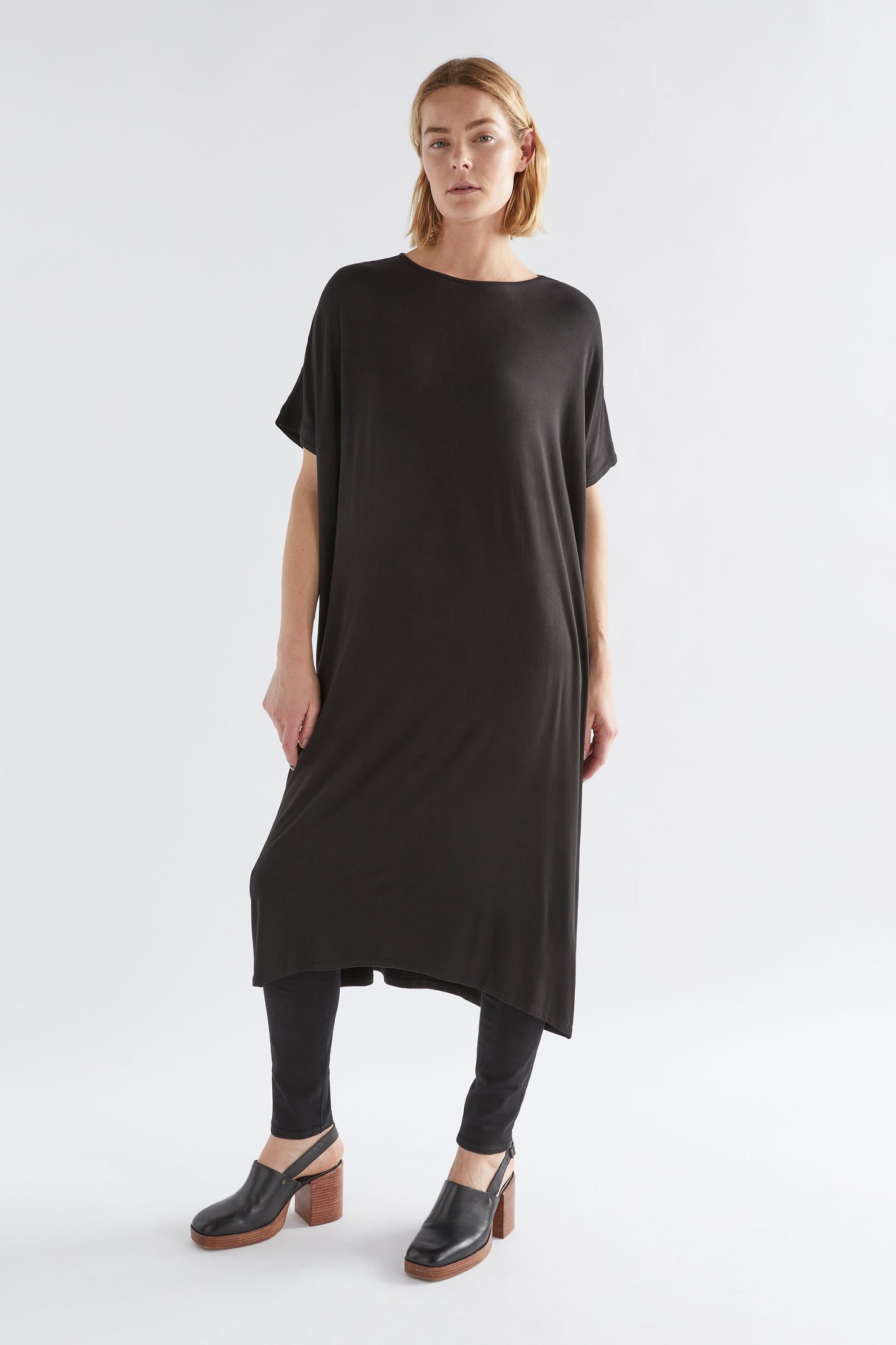 Telse Oversized Stretch T-shirt Dress Model Front New | BLACK