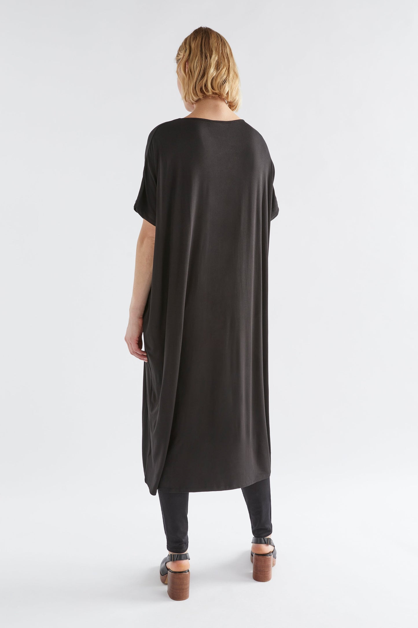 Telse Oversized Stretch T-shirt Dress Model back New | BLACK