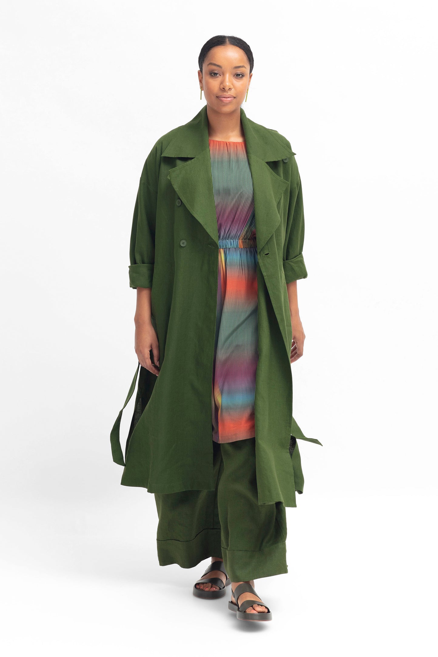 Filma Elastic Waist Print Knee Length Dress Model with Trench | OLIVE VISSEN PRINT