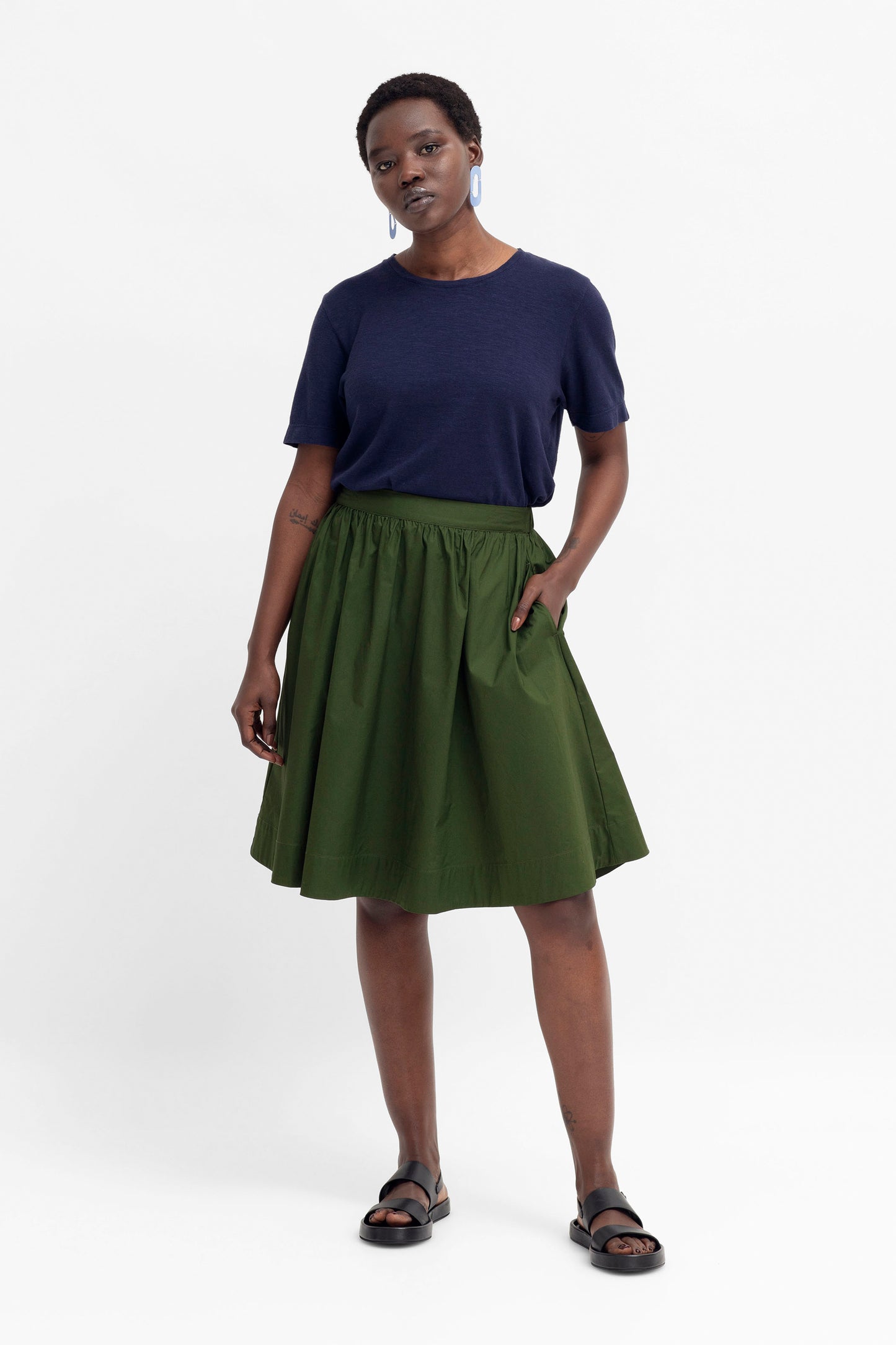 Aiva gathered Knee Length Cotton A-line Skirt Model Front Ruth | OLIVE