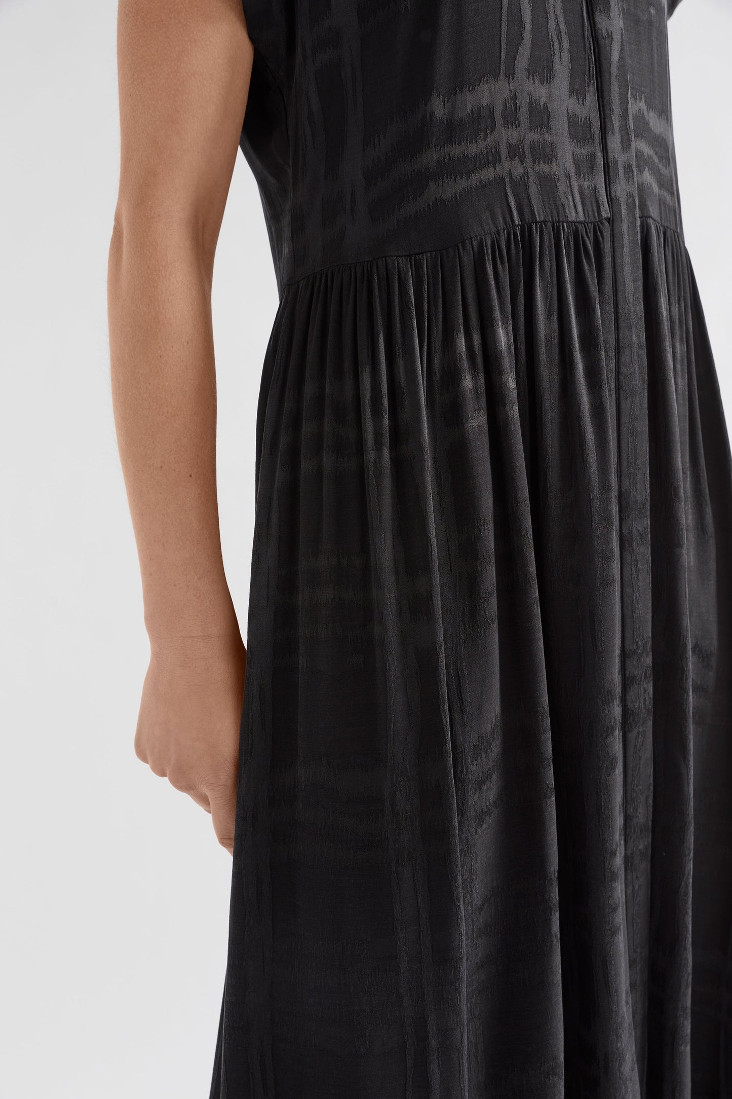 Linur Midi Tonal Woven Check Shirt Dress Model Detail 2 | BLACK  CHECK