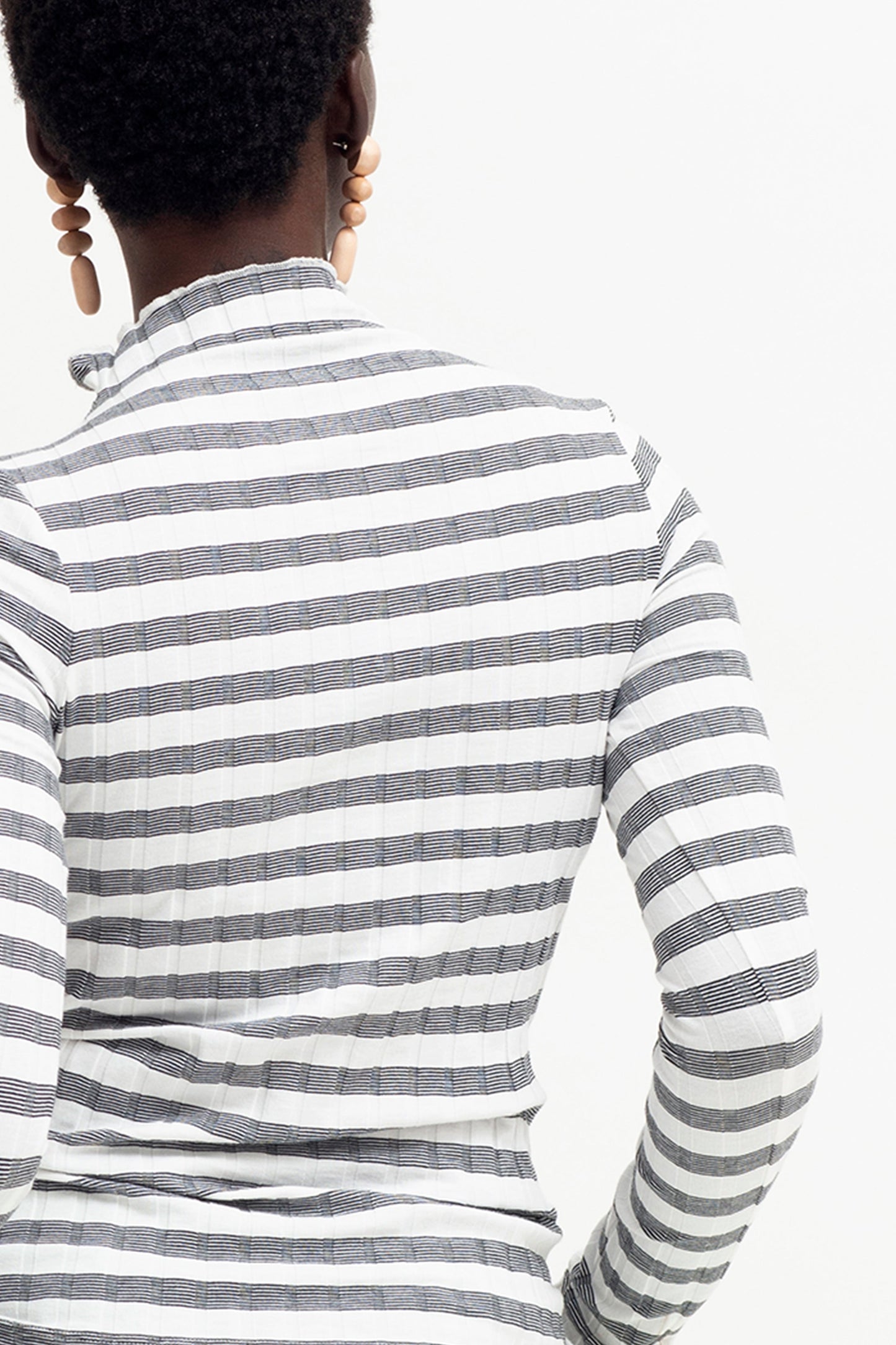 Skiva Striped Organic Cotton Long Sleeve Jersey Turtleneck Top Model Back Detail | WHITE BLACK STRIPE