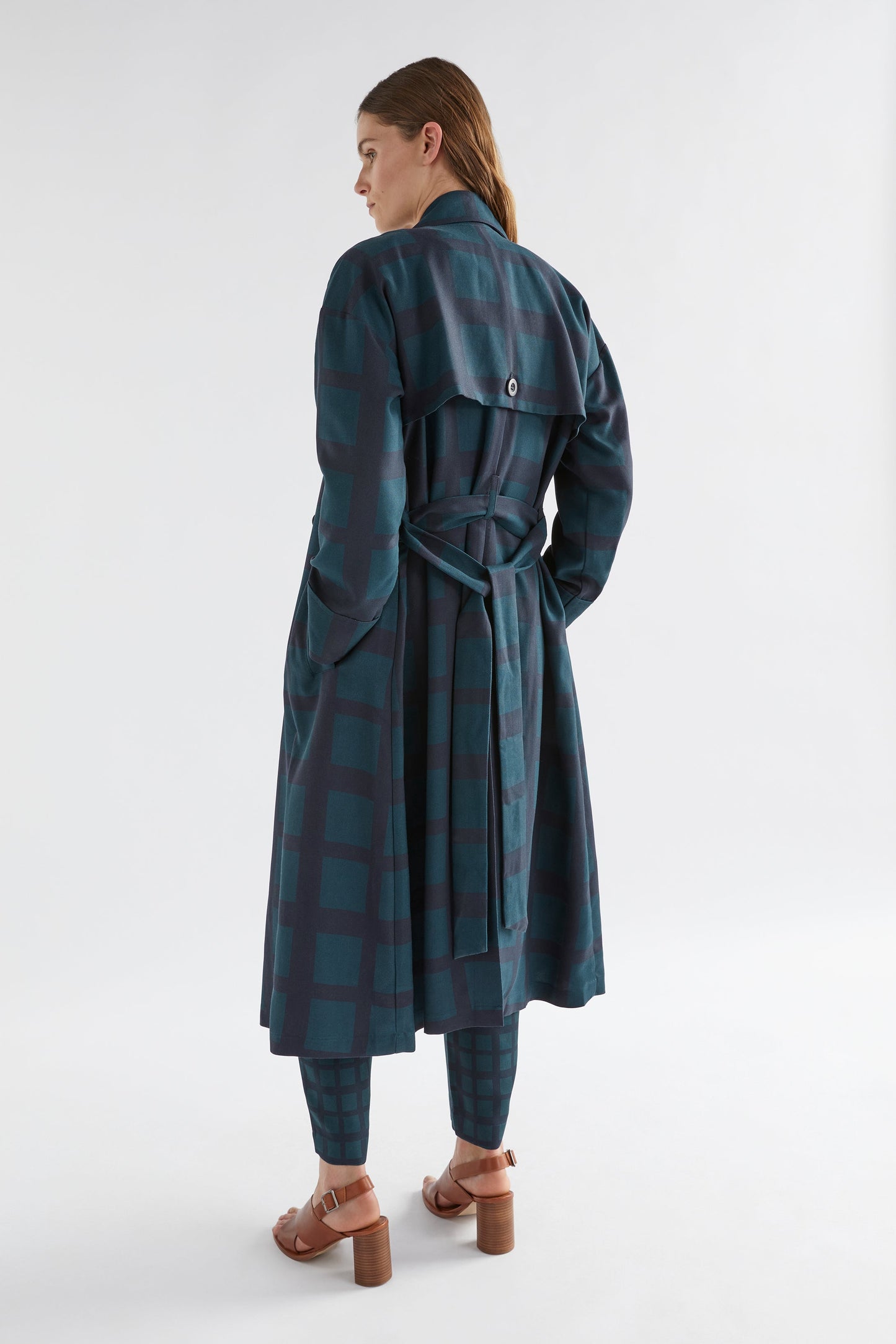 Krata Double Breasted Tencel Check Print Trench Coat Jacket model Back | NAVY KOMBU GREEN CHECK