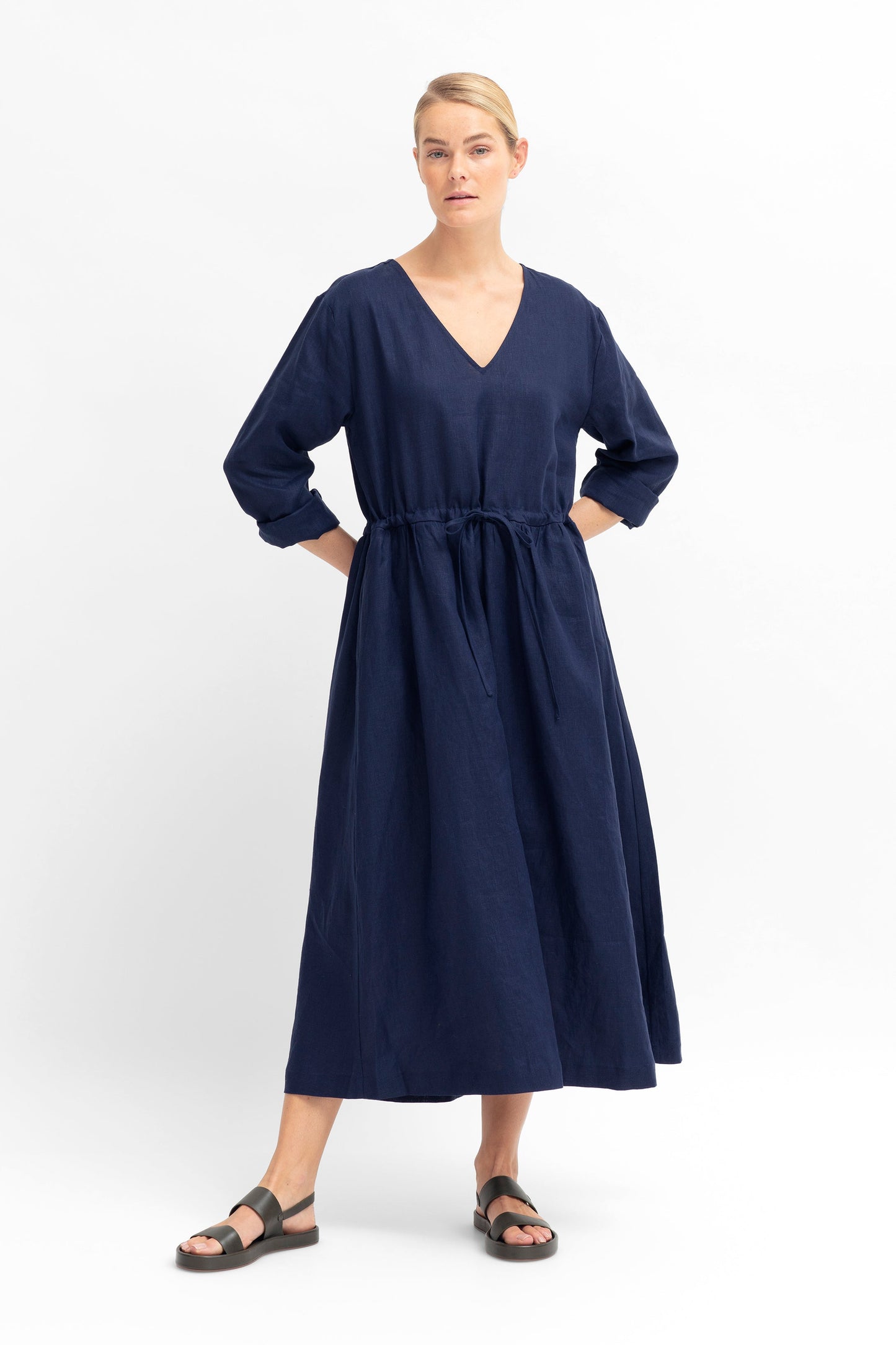 Blossa French Linen Long Sleeve V-neck Long Dress Model Front | TWILIGHT