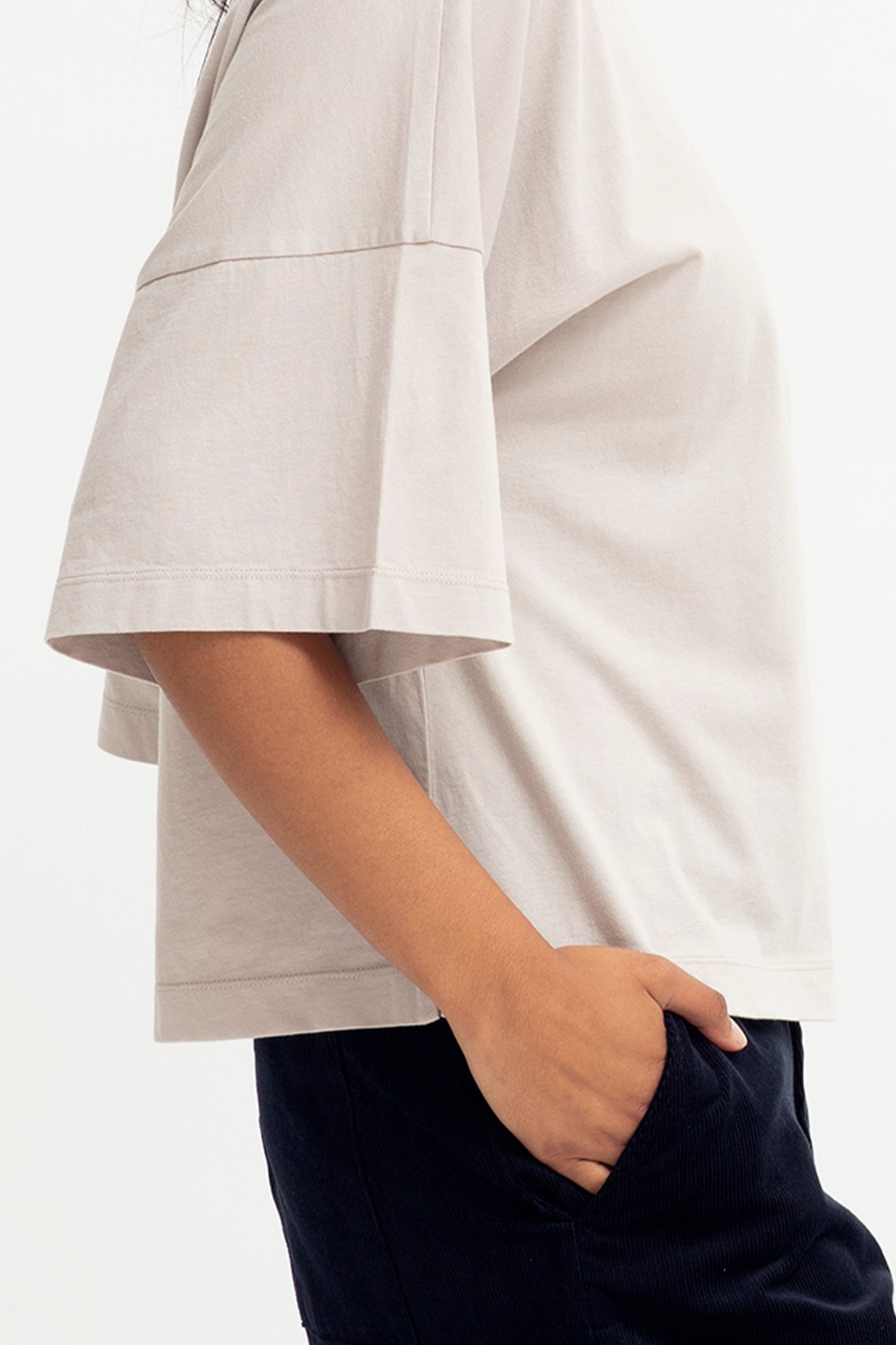 Kovaa Organic Cotton Wide Sleeve Boxy Tee Model Side Detail  | BYRON BEIGE