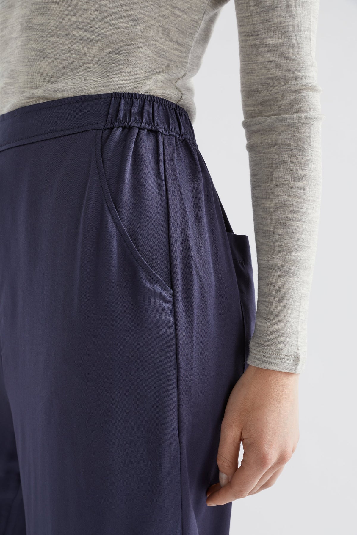 Cropped Wide Leg Culotte Model Detail 2 | MOONLIGHT