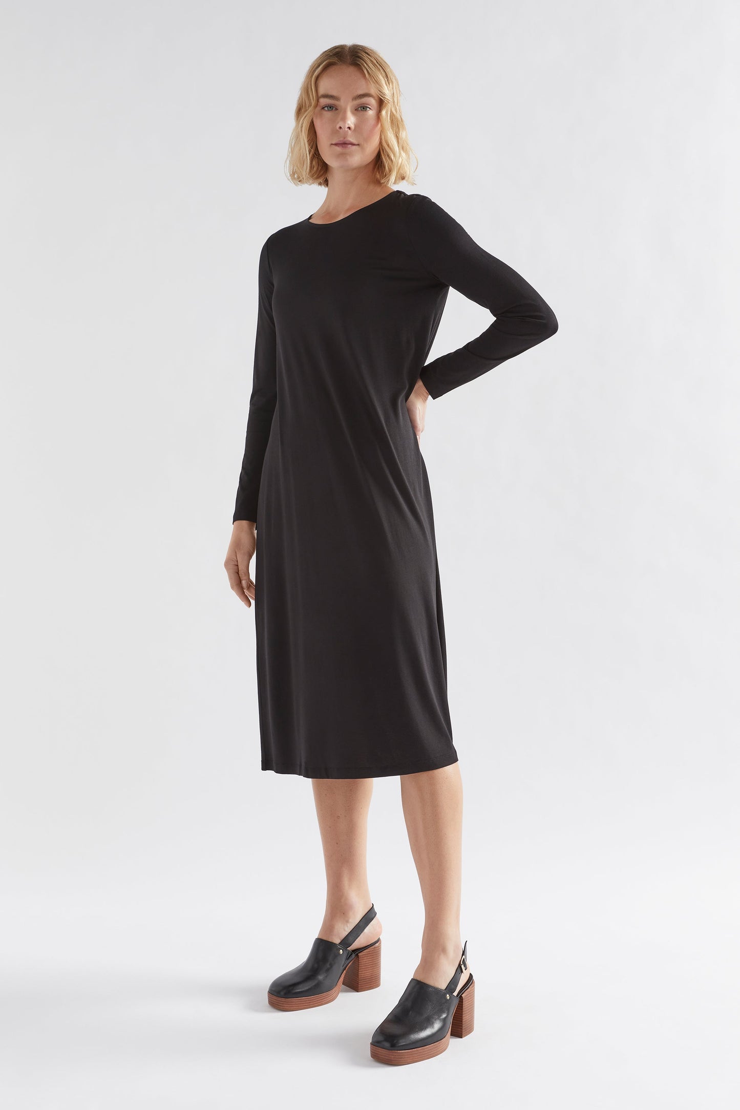 Torce Twist Back Long Sleeve Midi Jersey Dress Model Front | BLACK
