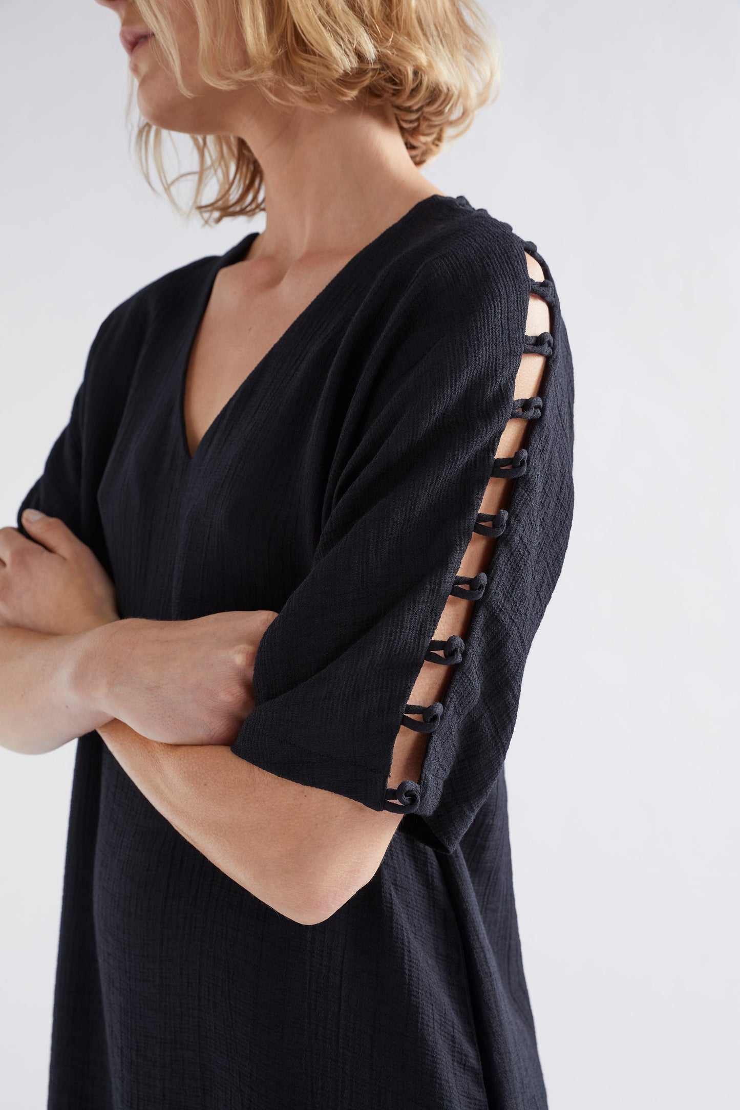 Loopt Crinkle V Neck Short Dress with Loop Sleeve Detail Model Detail| BLACK