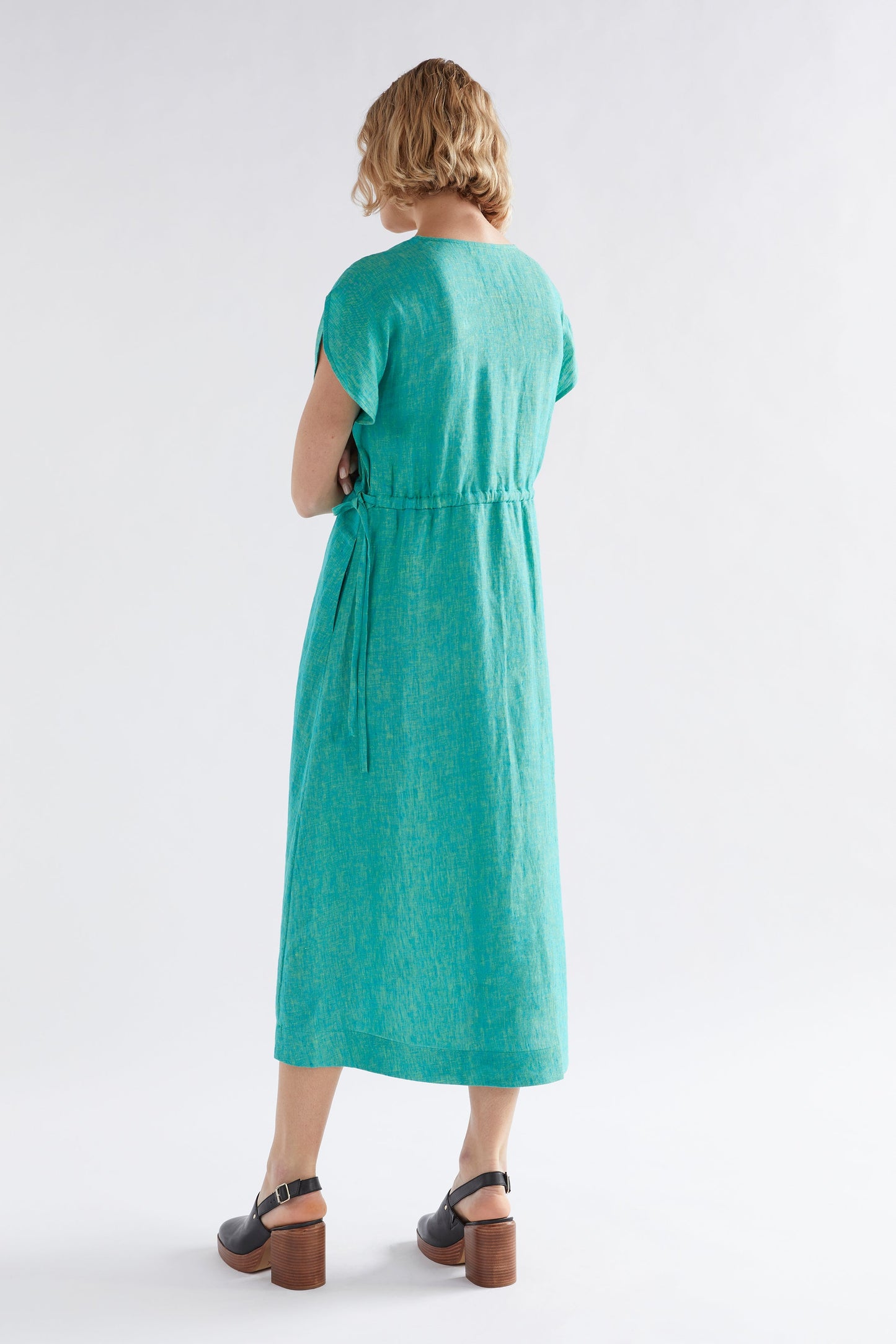 Sav Midi Two-Tone Linen V-Neck Dress Model Back | TEAL TWO TONE