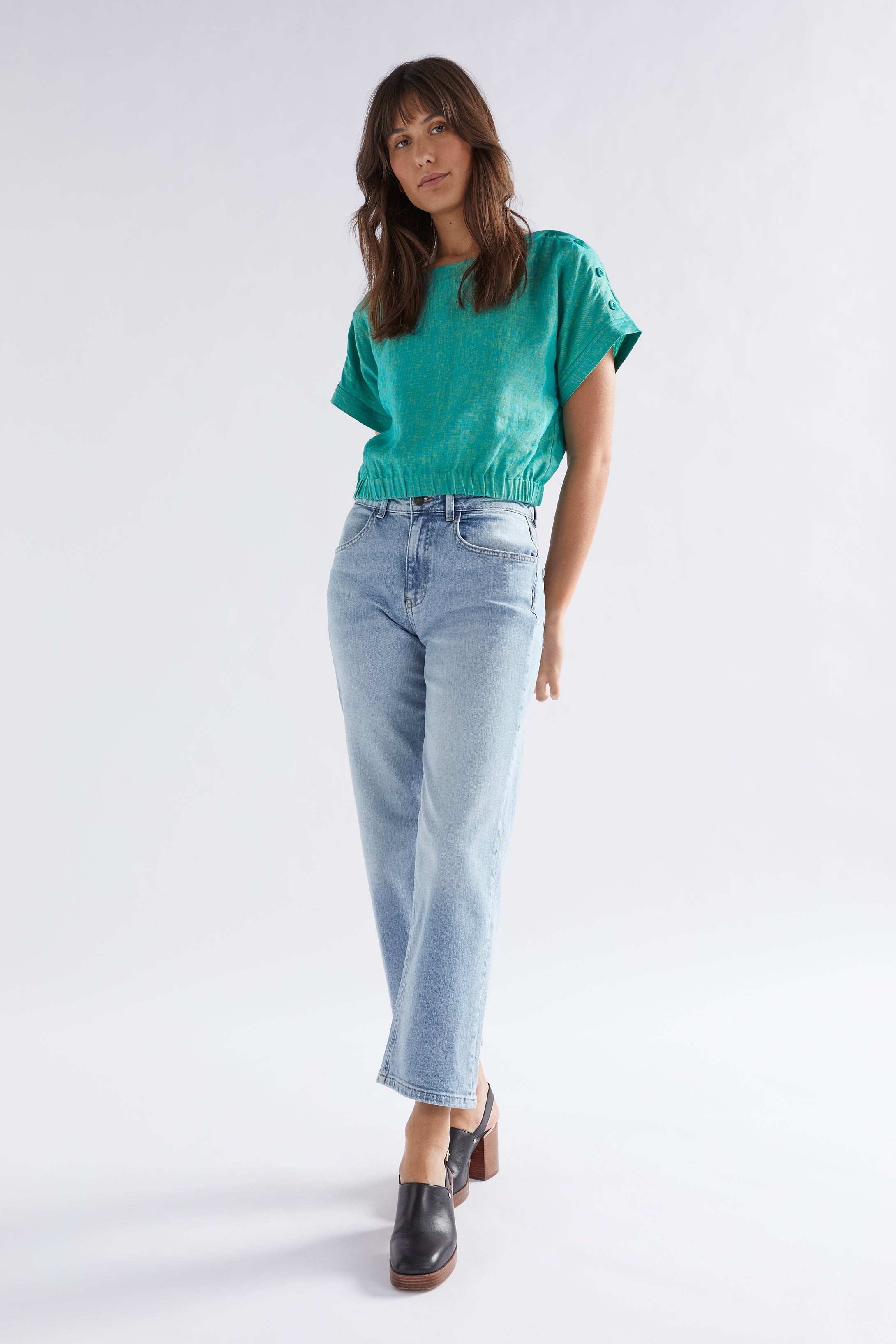 Sav Two Tone Linen Cropped Elastic Hem Top Model Front Full Body | TEAL TWO TONE