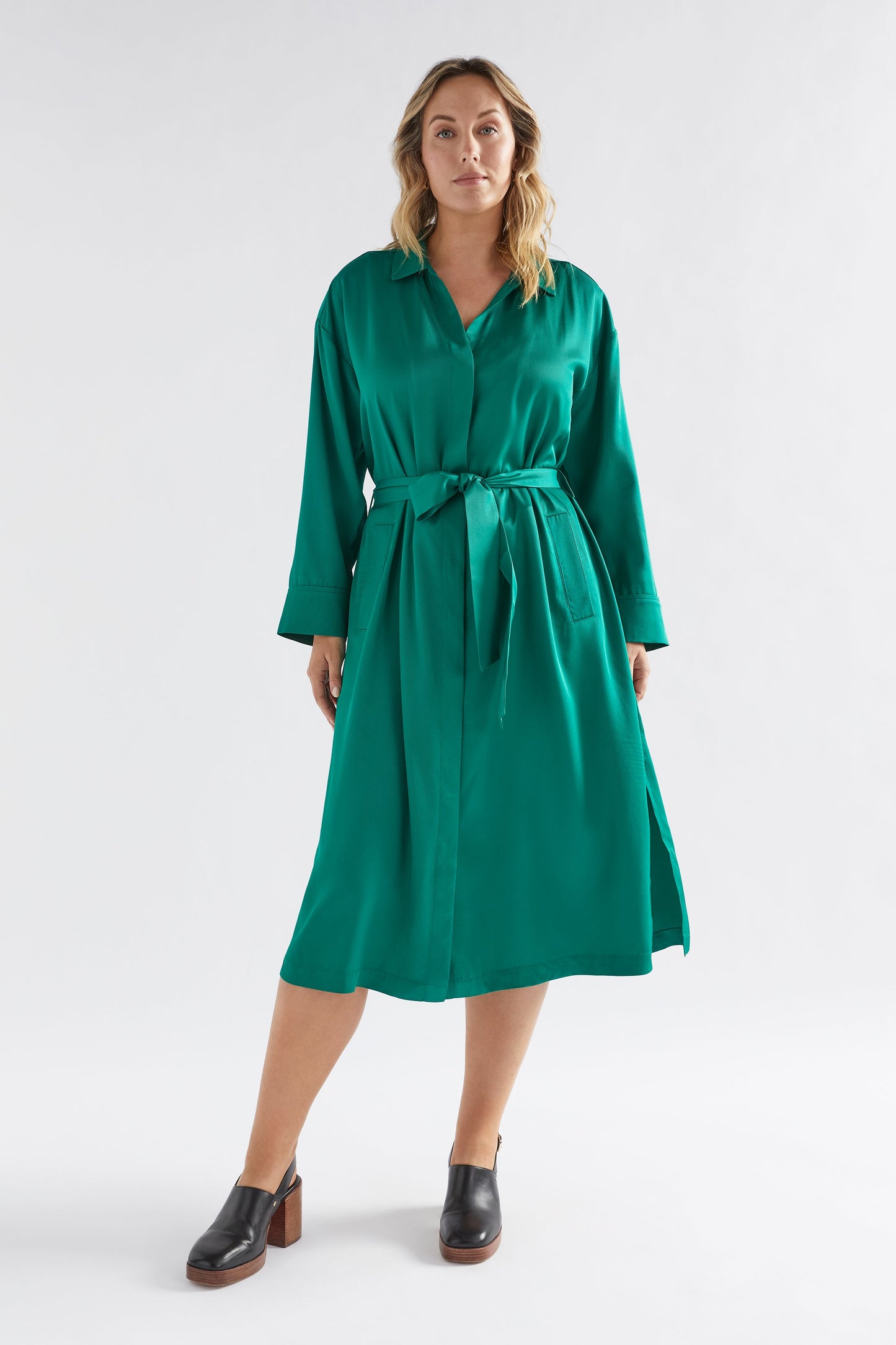Vail Long Sleeve Shirt Dress Model Front | JEWEL GREEN