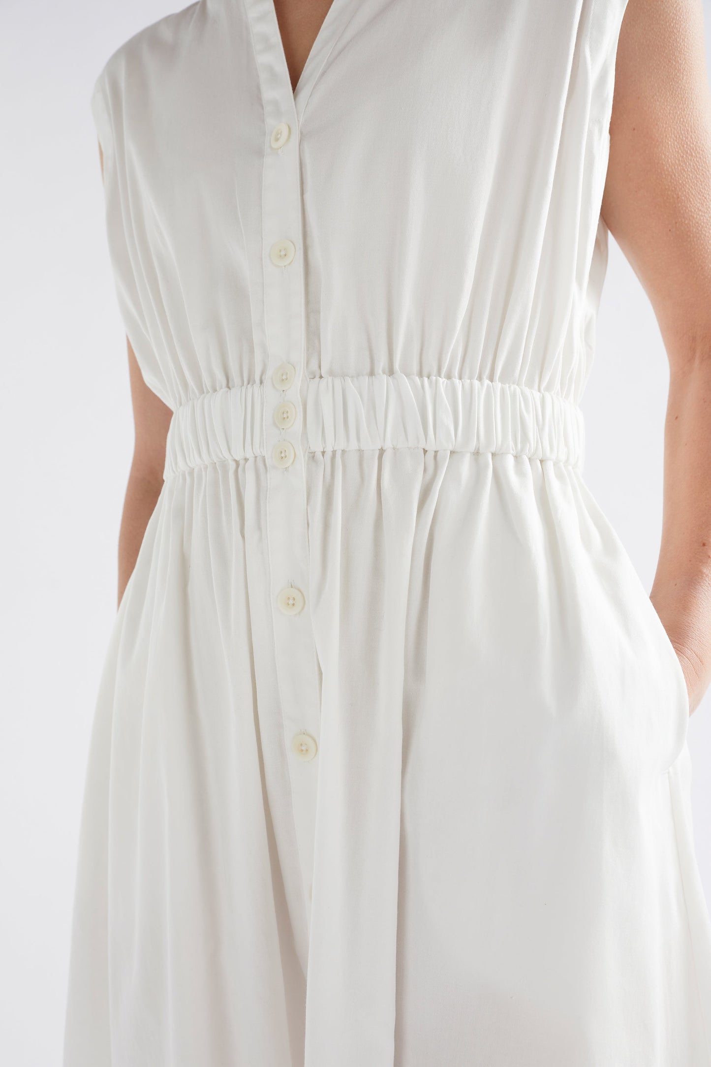 Suora Elastic Waist Cotton Midi Shirt Dress Model Front Detail | WHITE