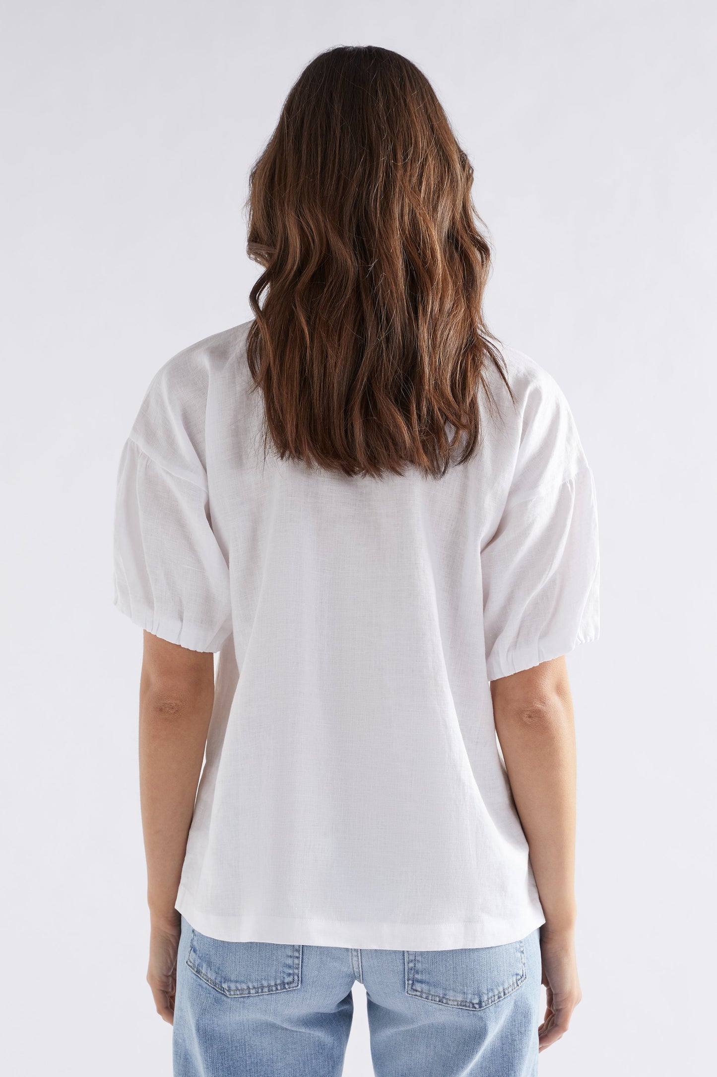 Strom Linen Puff Sleeve Collarless Shirt Model Sleeve Back | WHITE