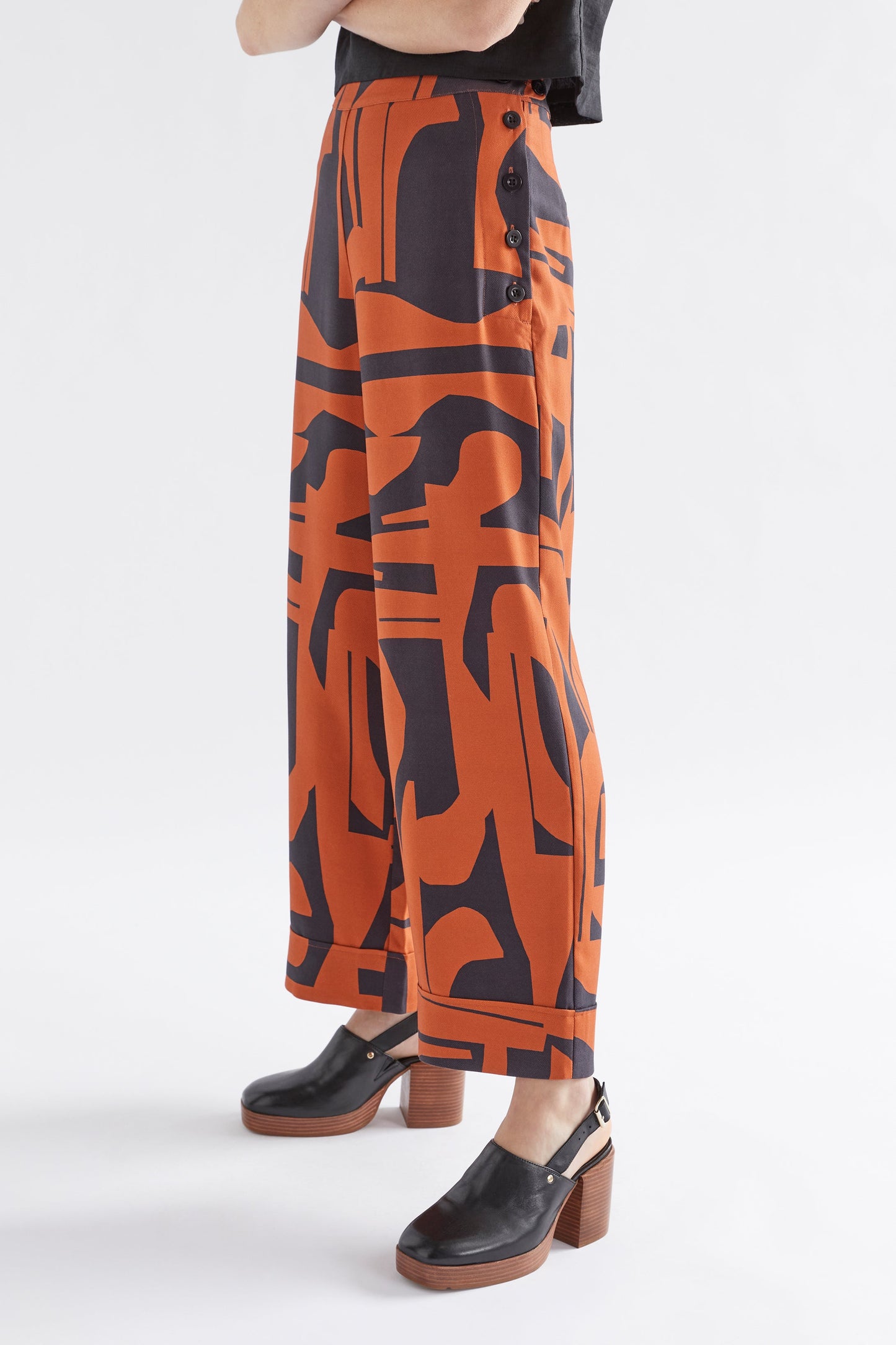 Vann Mid Rise Tailored Print Pant Model Side | BRAQUE PRINT