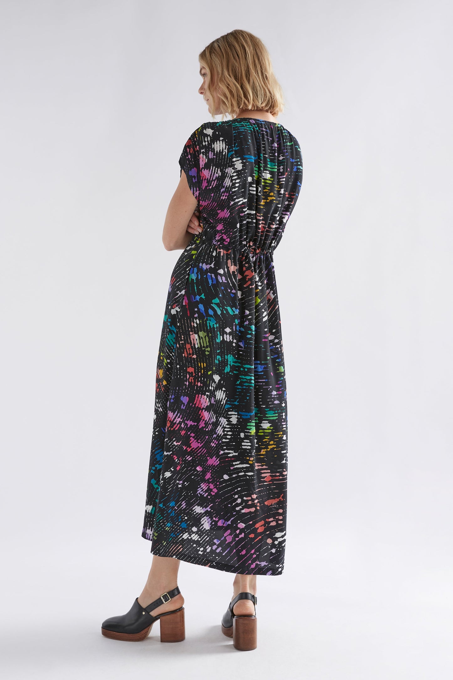 Kash Long Print Collarless Shirt Dress Model Back | BUTTERFLY PRINT