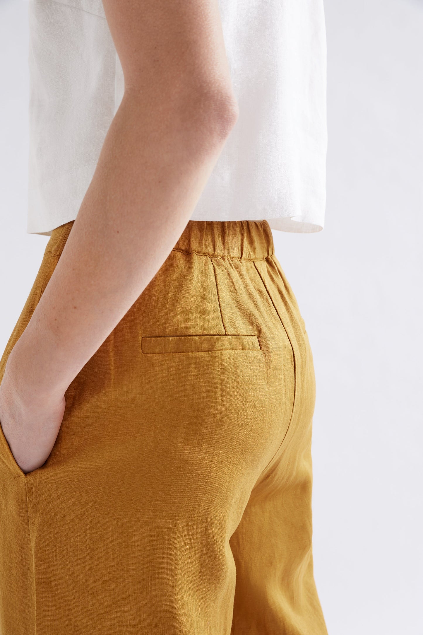 Strom Mid Rise Wide Leg Linen Pant Model Back Detail | HONEY GOLD