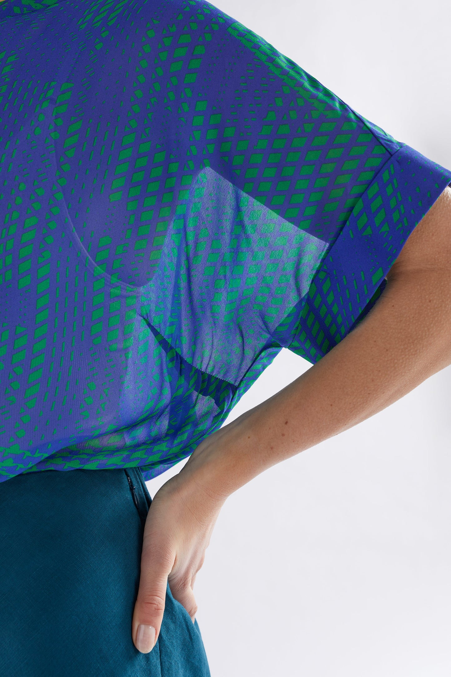 Lukko Sheer Print Collarless Short sleeve Shirt Model Detail | TEAL CROSS STITCH PRINT