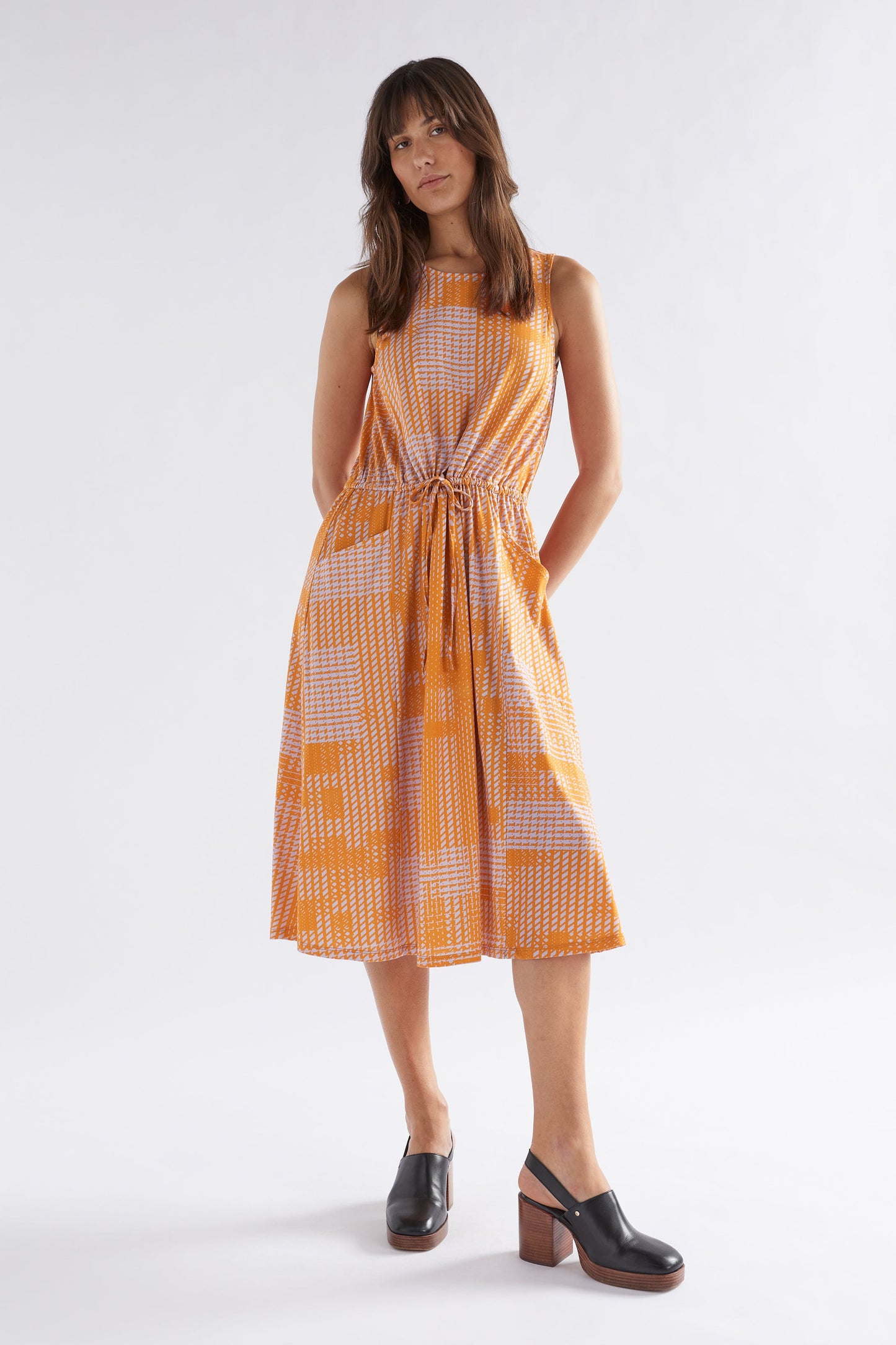Pira Sleeveless Print Drawstring Jersey Midi Dress Model Front | CITRUS CROSS STITCH PRINT