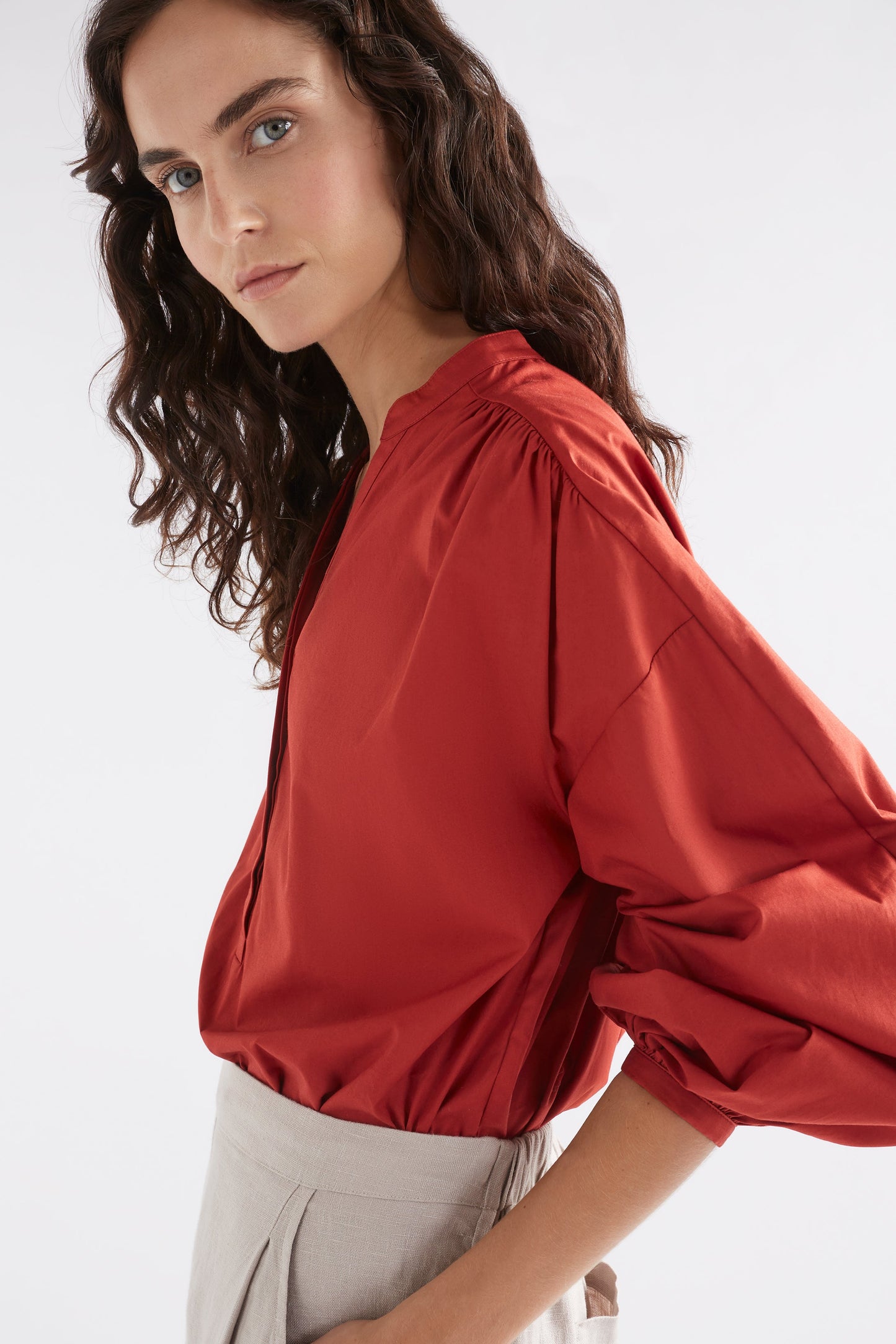 Deze Balloon Sleeve Cotton Long Sleeve Shirt Model Side Detail | SANGRIA