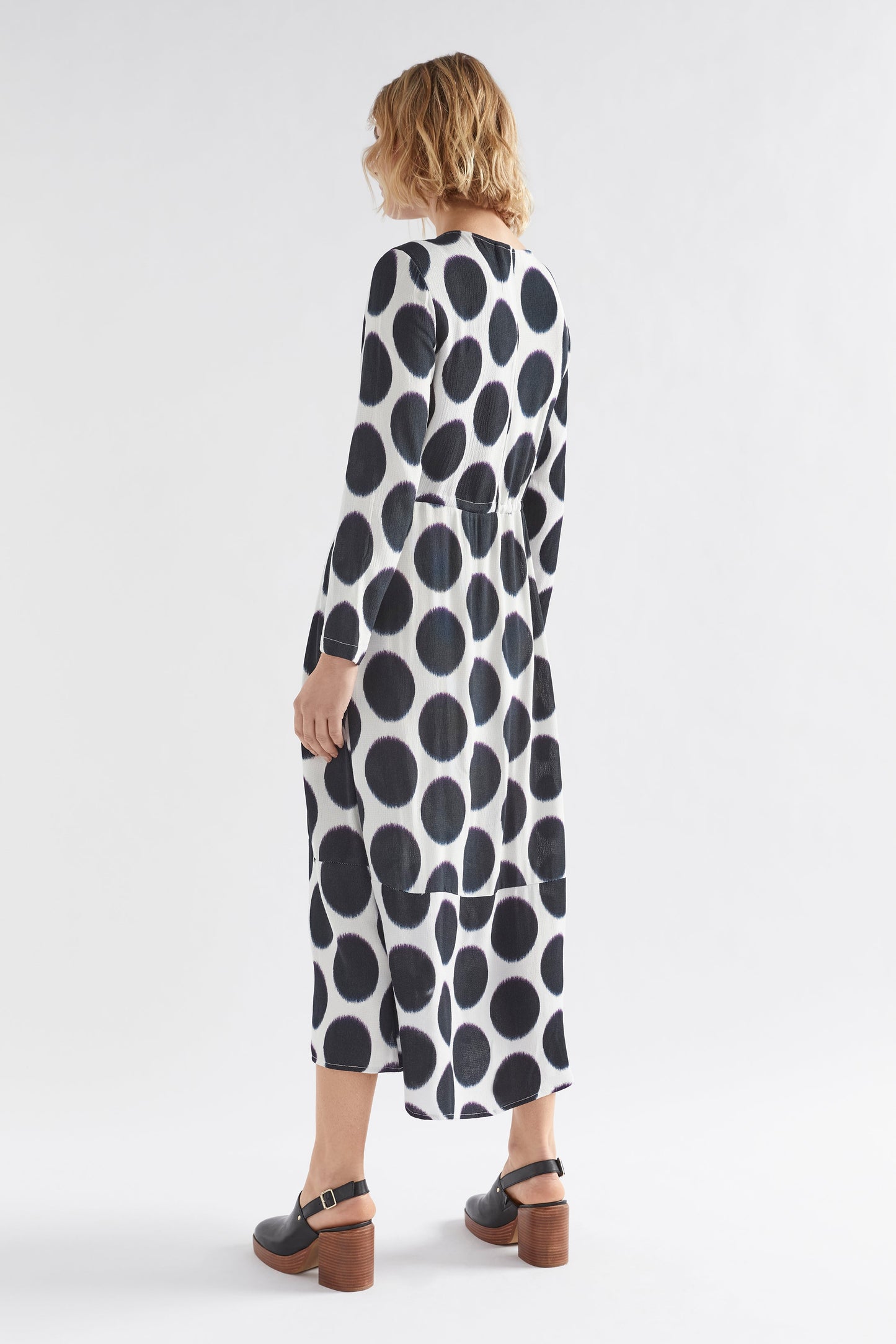 Ero Long Sleeve Mide Spot Print Dress Model Back |  SOFT SPOT PRINT