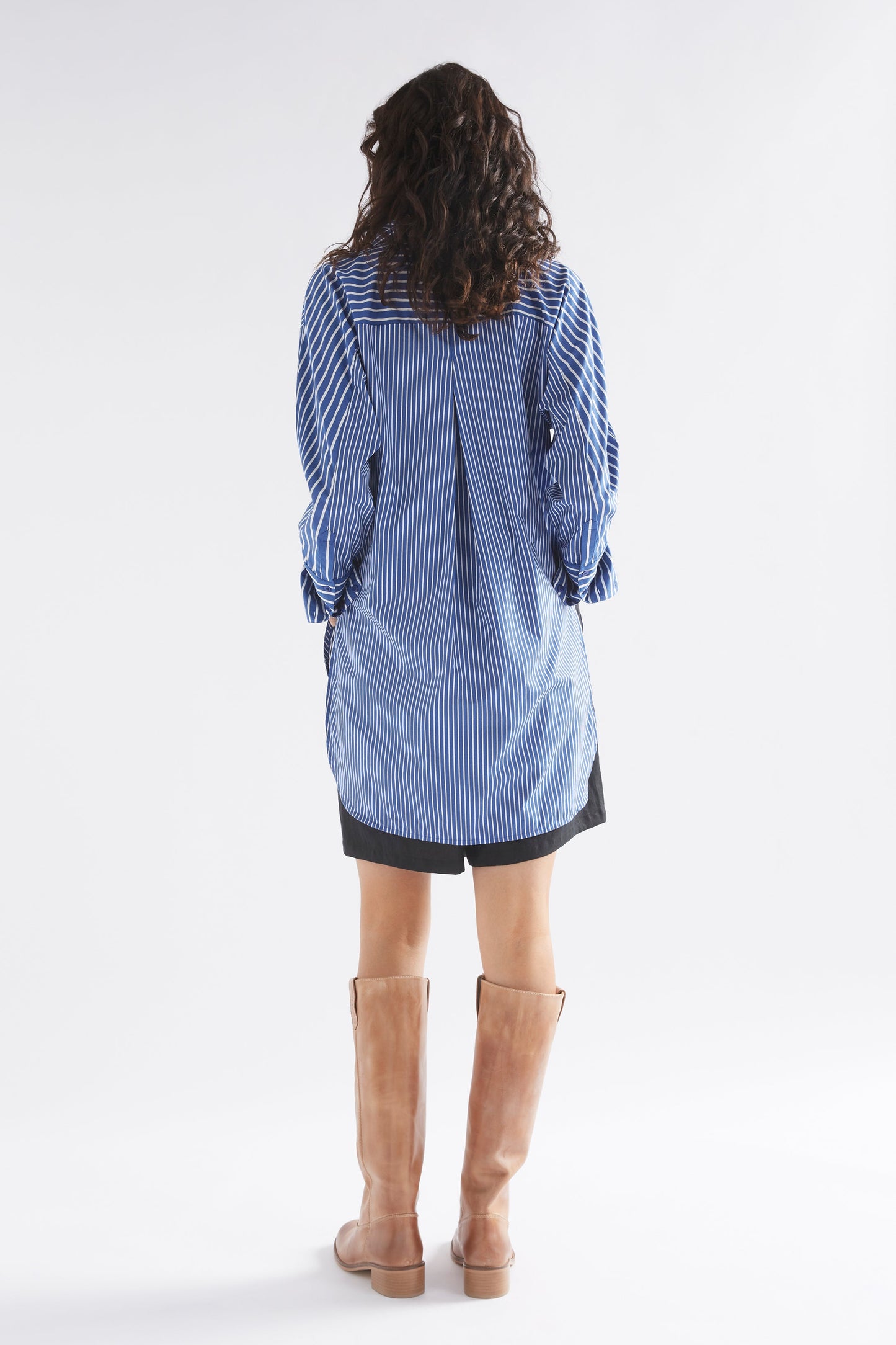 Ligne Relaxed Cotton Stripe Shirt Model back | BLUE STRIPE