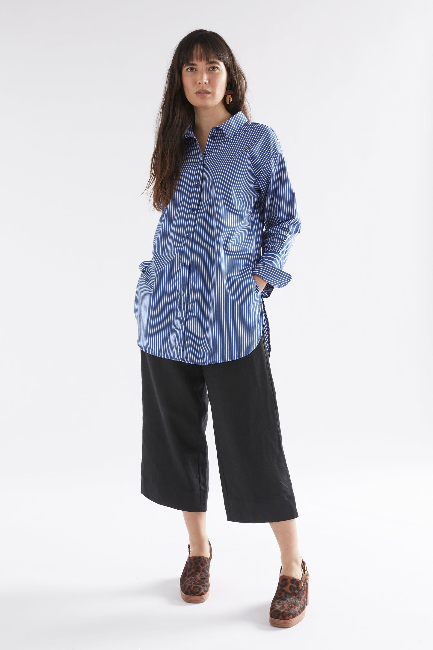 Ligne Relaxed Cotton Stripe Shirt Model Front | BLUE STRIPE