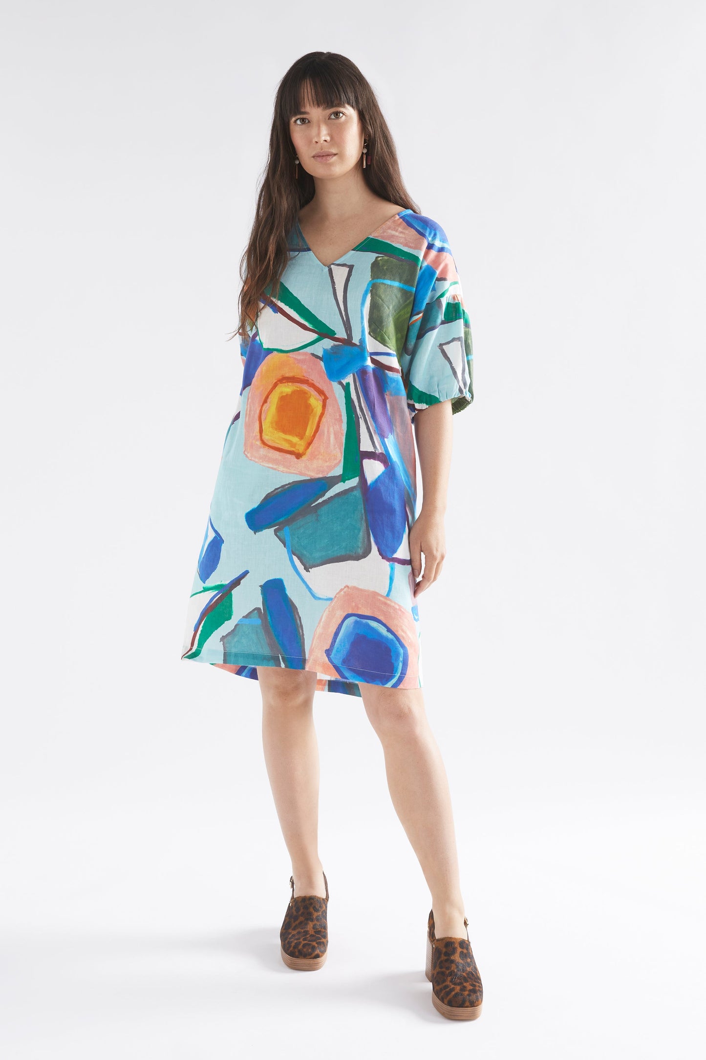 Strom Linen Puff Sleeve V-Neck Knee Length Print Dress Model Front | SUN PRINT