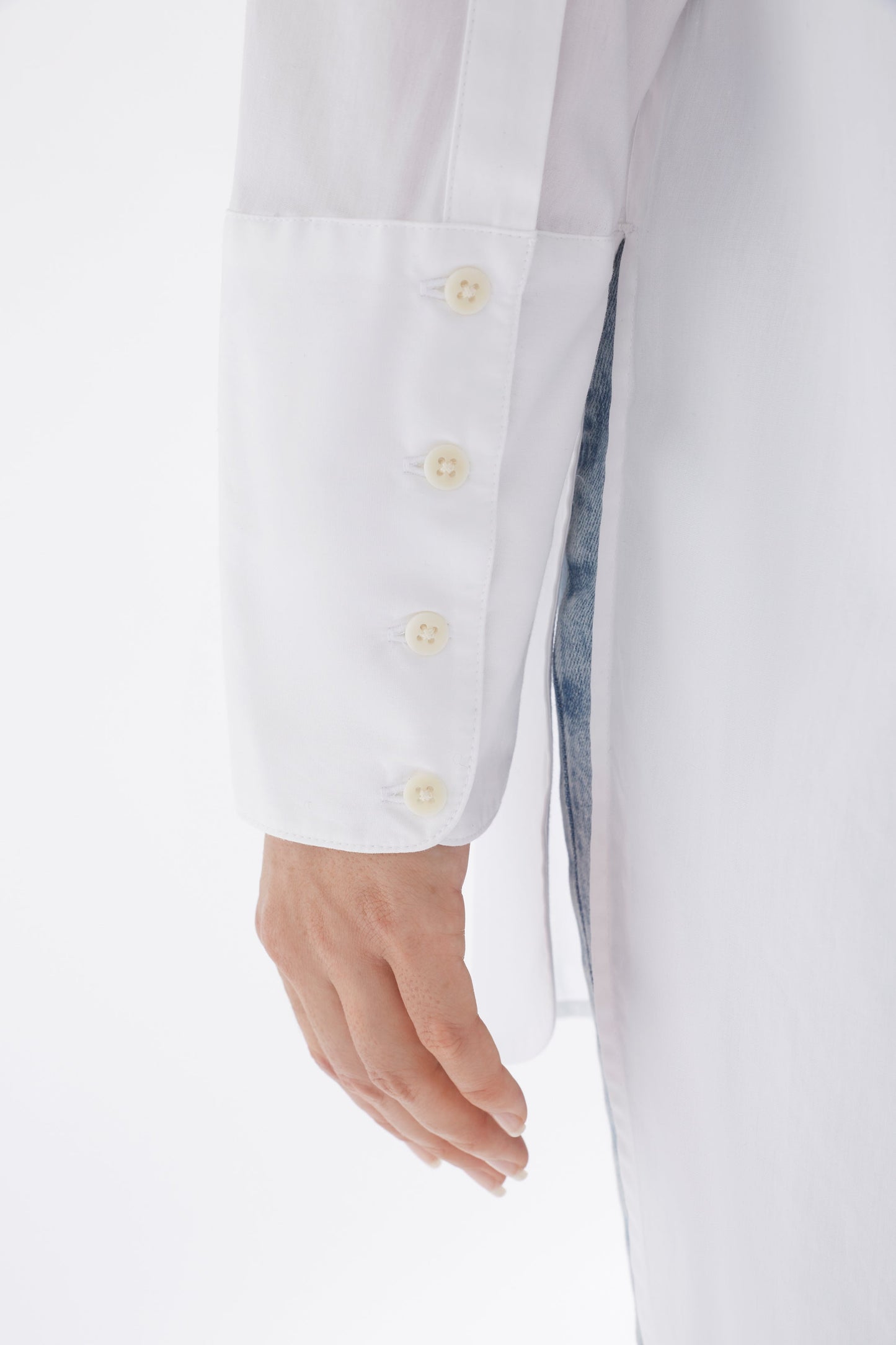 Ligne Long Cotton Shirt Model Sleeve Detail | WHITE
