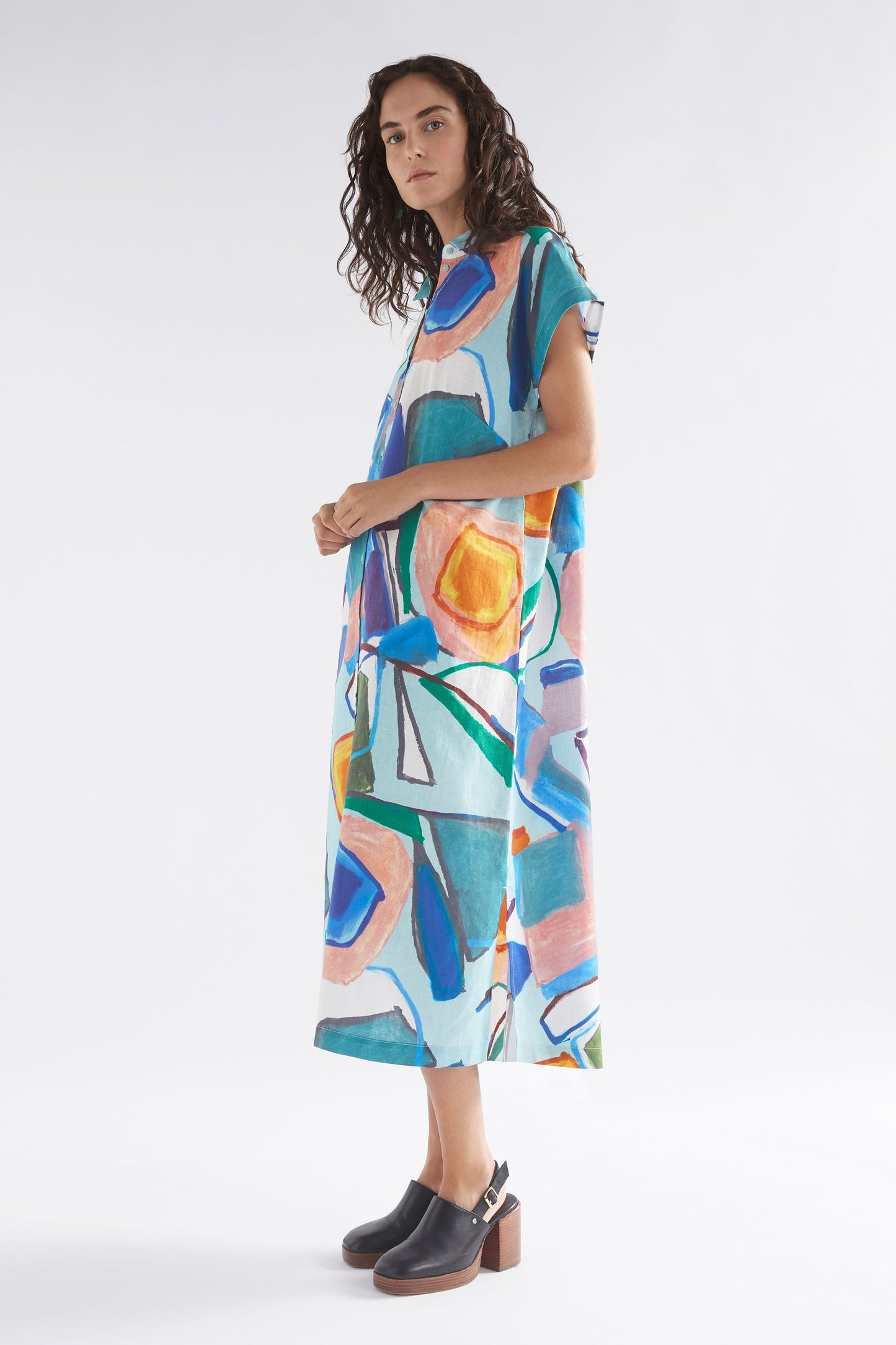 Tilko Linen Print Midi Shirt Dress Model Side | SUN PRINT