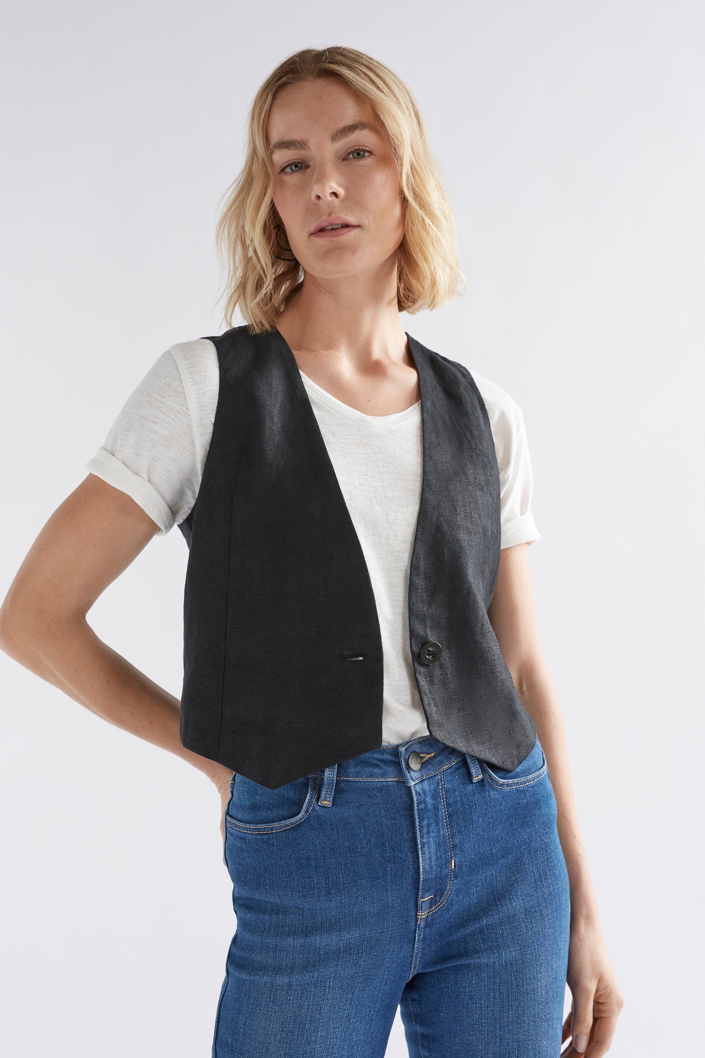 Ilona Linen Cropped Button-up Vest Model with Tee Front | BLACK