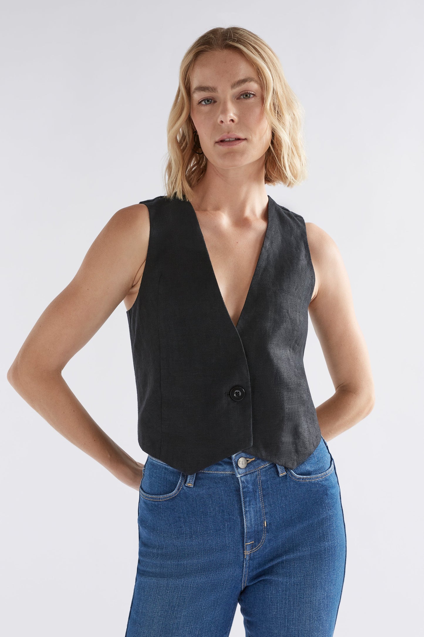 Ilona Linen Cropped Button-up Vest Model with Jean Front | BLACK