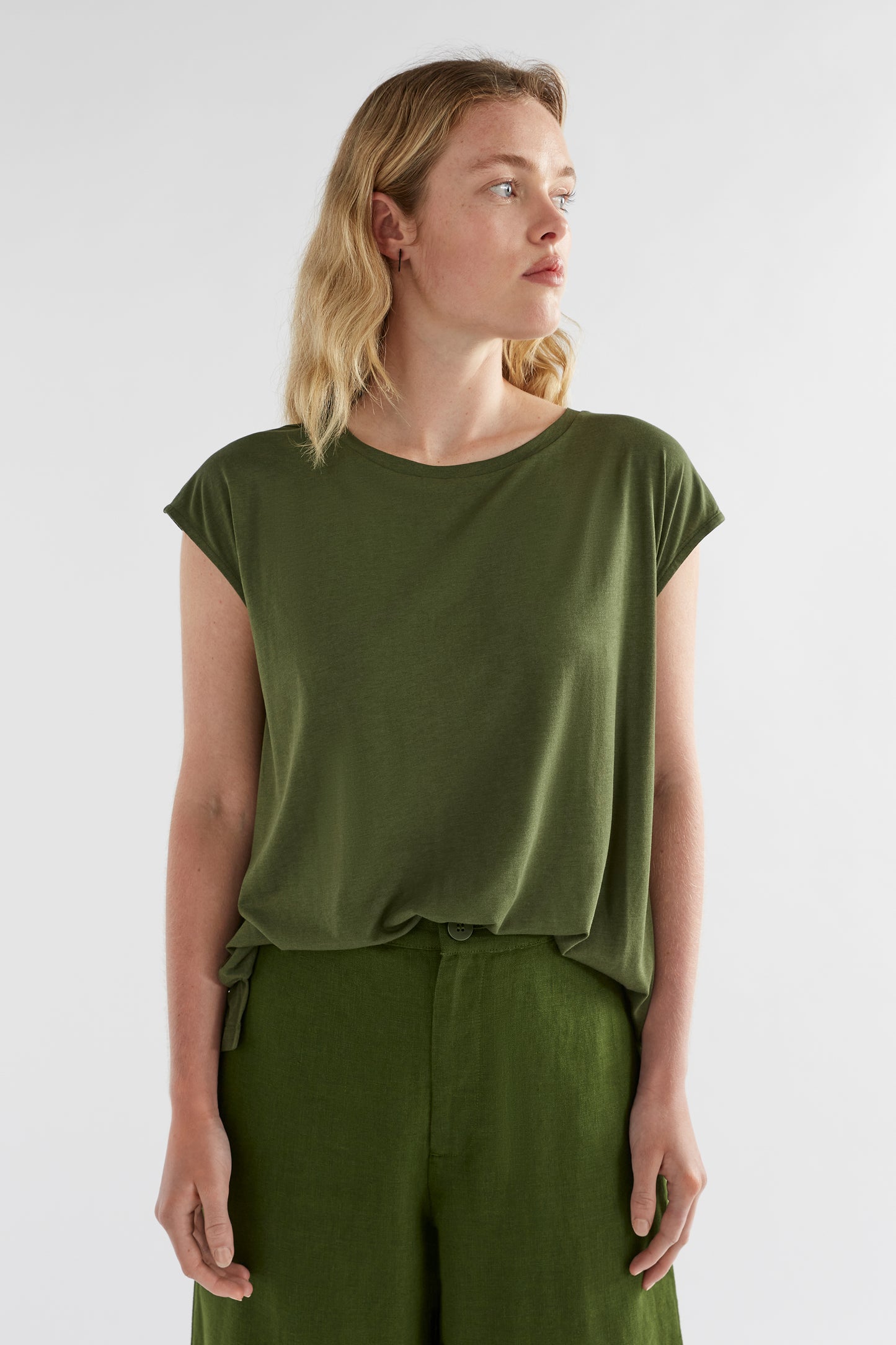 Oue Lightweight A-Line Tee Model Front | Olive