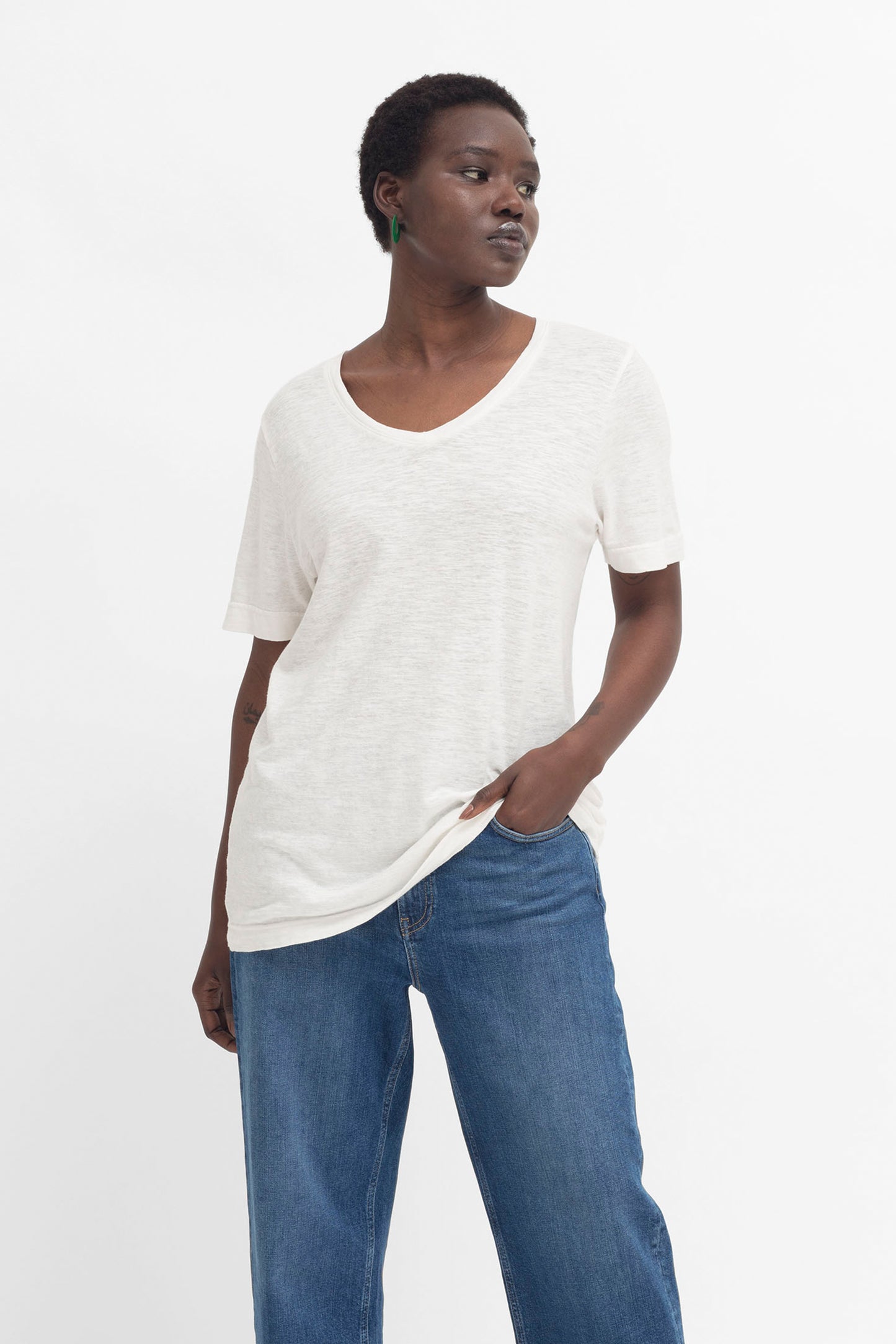 Rannell Hemp & Cotton V-Neck Tee Model Front untucked | OPTIC WHITE