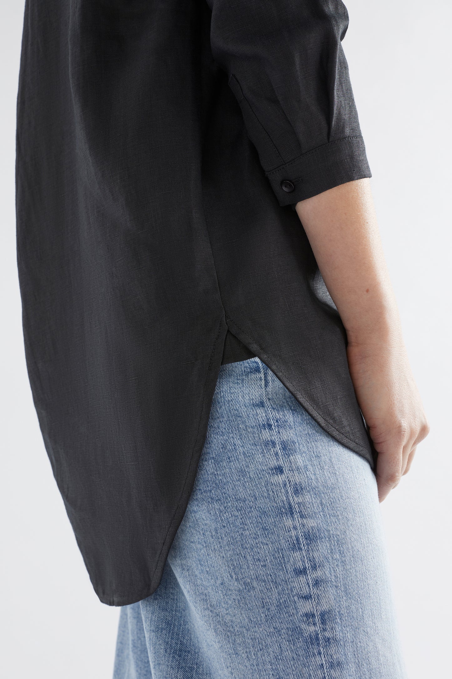 Yenna French Linen Shirt Model Detail | BLACK