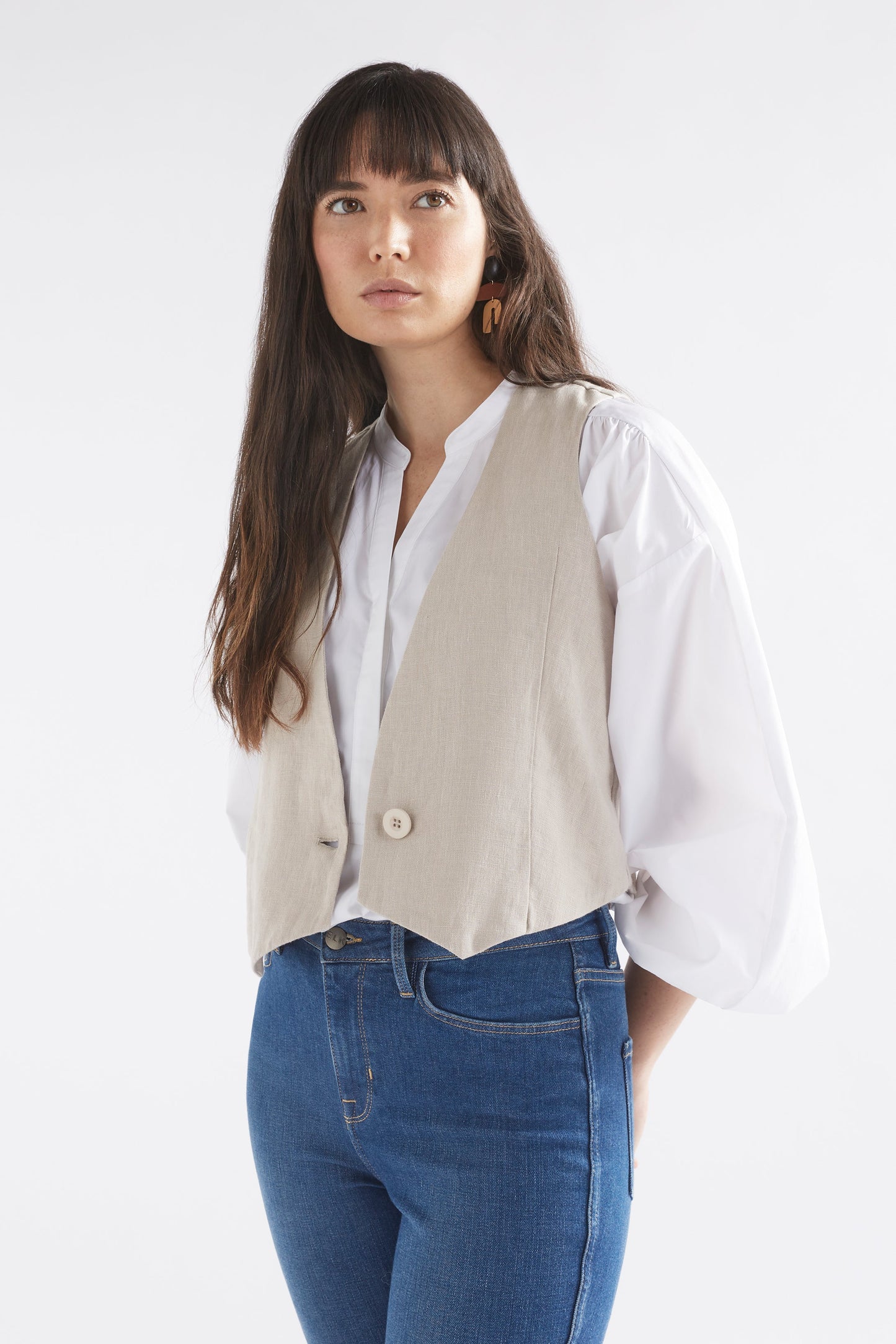 Ilona Linen Cropped Button-up Vest Model with Jean Front | FLAX