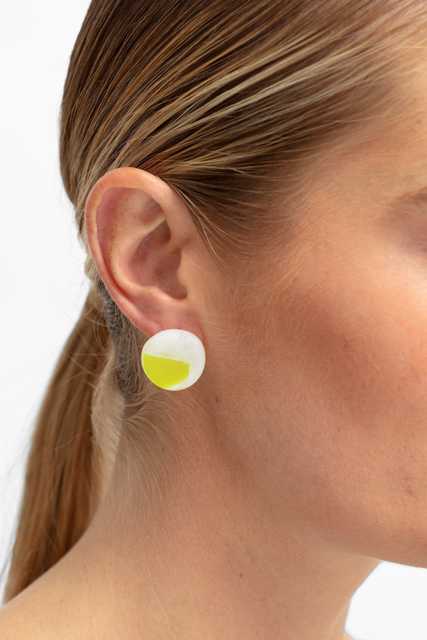 Aki Organic Circular Shaped Resin Stud Earring Model Crop | SPLICE YELLOW