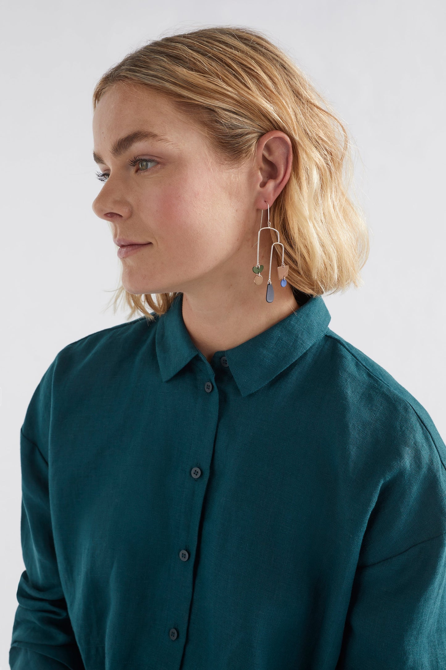 Colda Statement Mobile-like Fine Metal Drop Earring model | ROSE GOLD