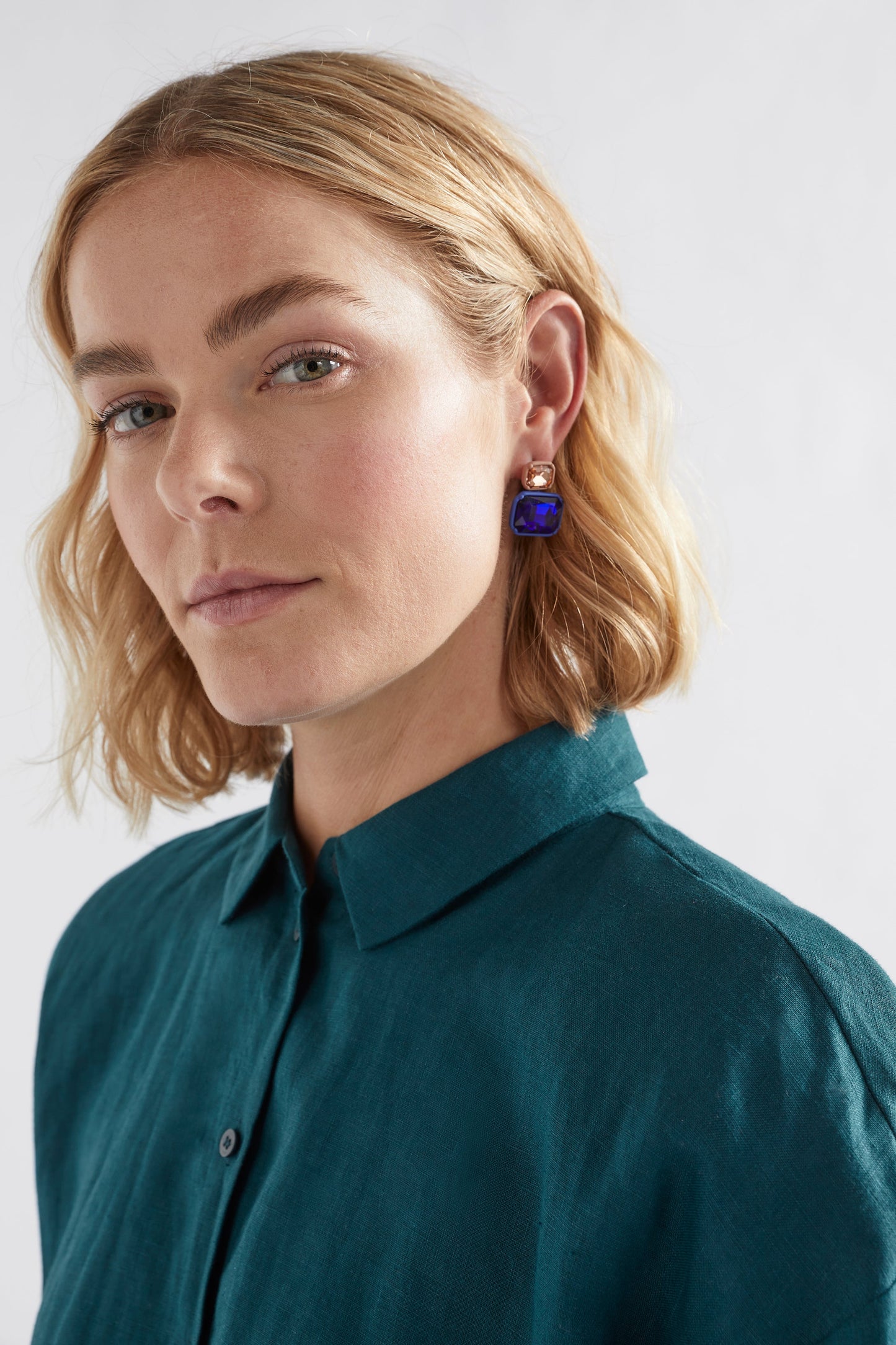 Jule Drop Coloured Glass Earring Model | ELECTRIC BLUE