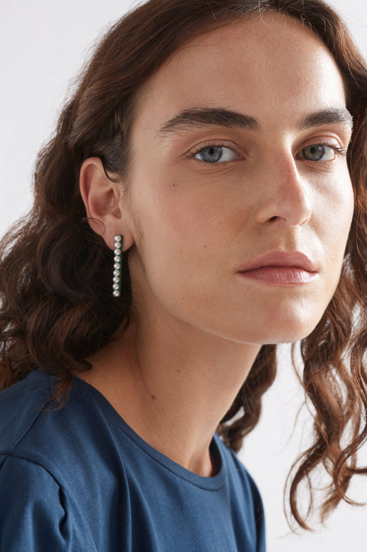 Margit Simple Strip Drop Pearl Bead Stud Earring Model | ALOE GREEN