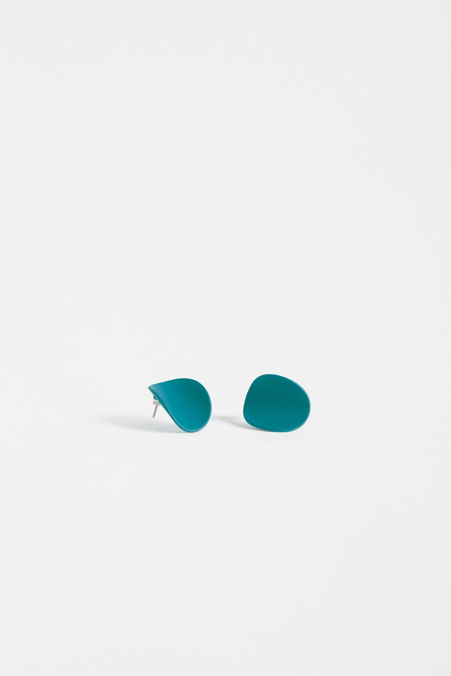 Kave Concave Oval Stud Earring | TEAL