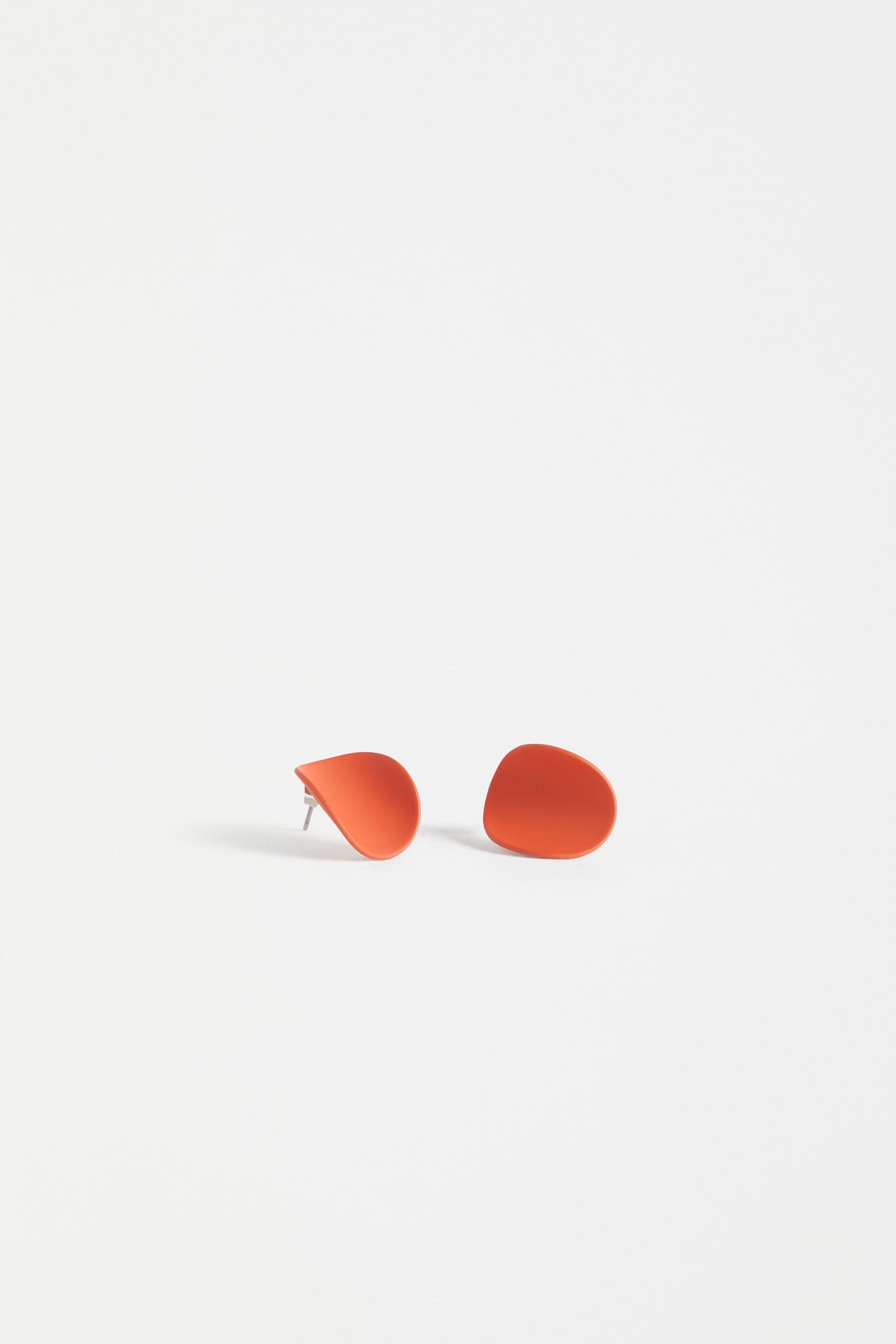 Kave Concave Oval Stud Earring | FIRE ORANGE