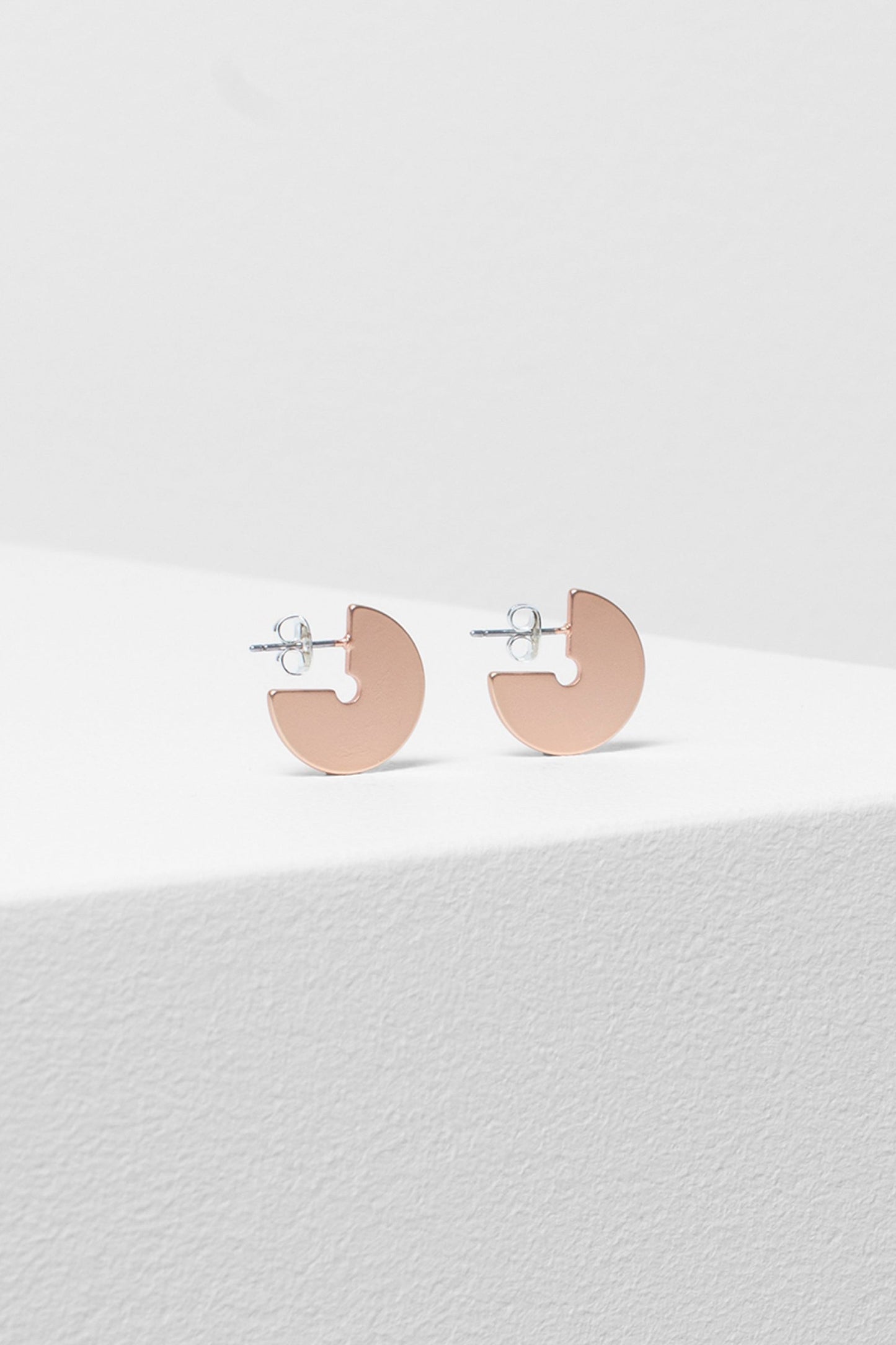 Vivi Circle Matte Metal Earring Side Angled | ROSE GOLD MATTE