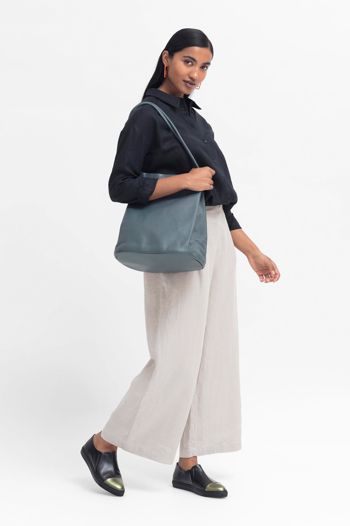 Orsa Soft Cow Leather Shoulder Handbag Front Model | Slate
