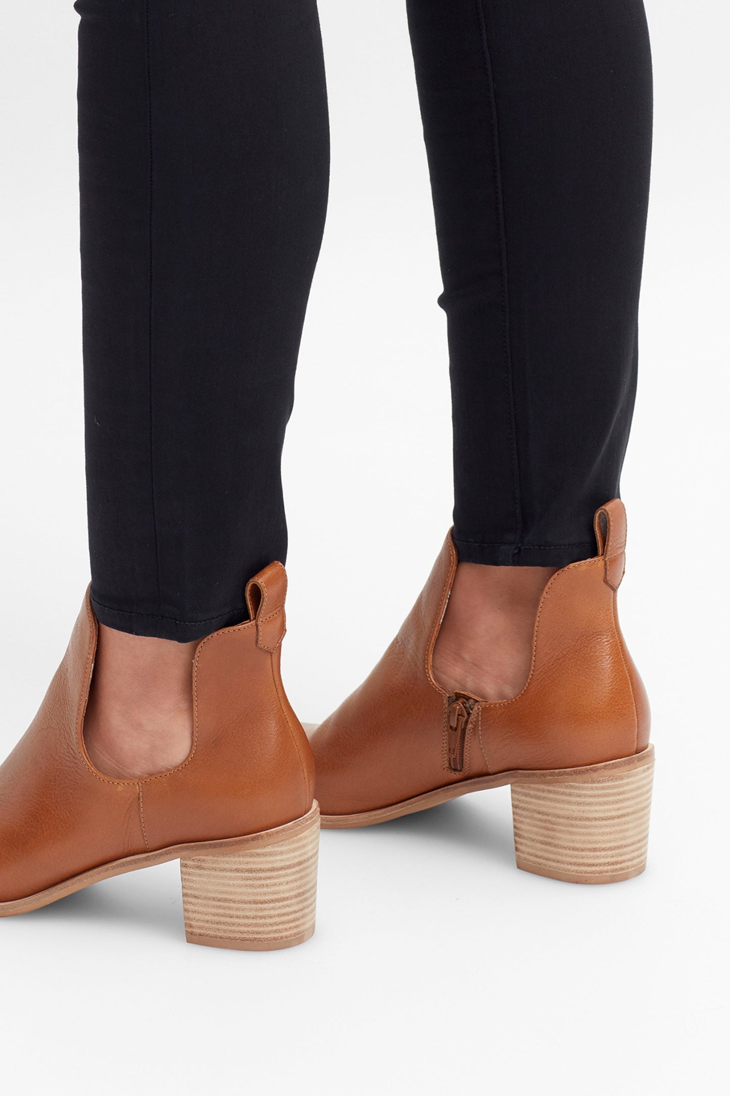 Valla Cut Out Heeled Leather Boot Model Detail | TAN