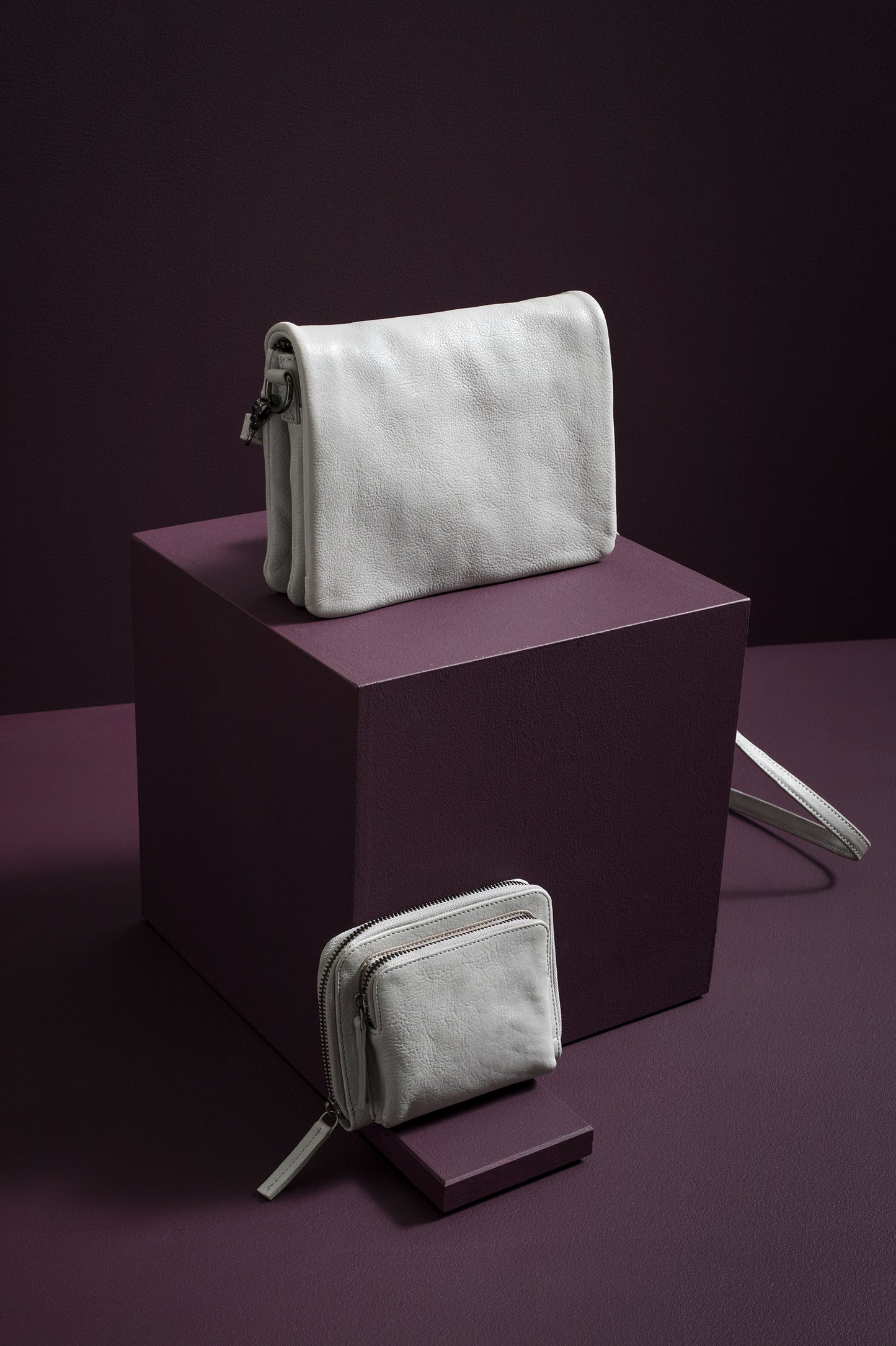 Innset Small Bag and Wallet Campaign Front | Cloud
