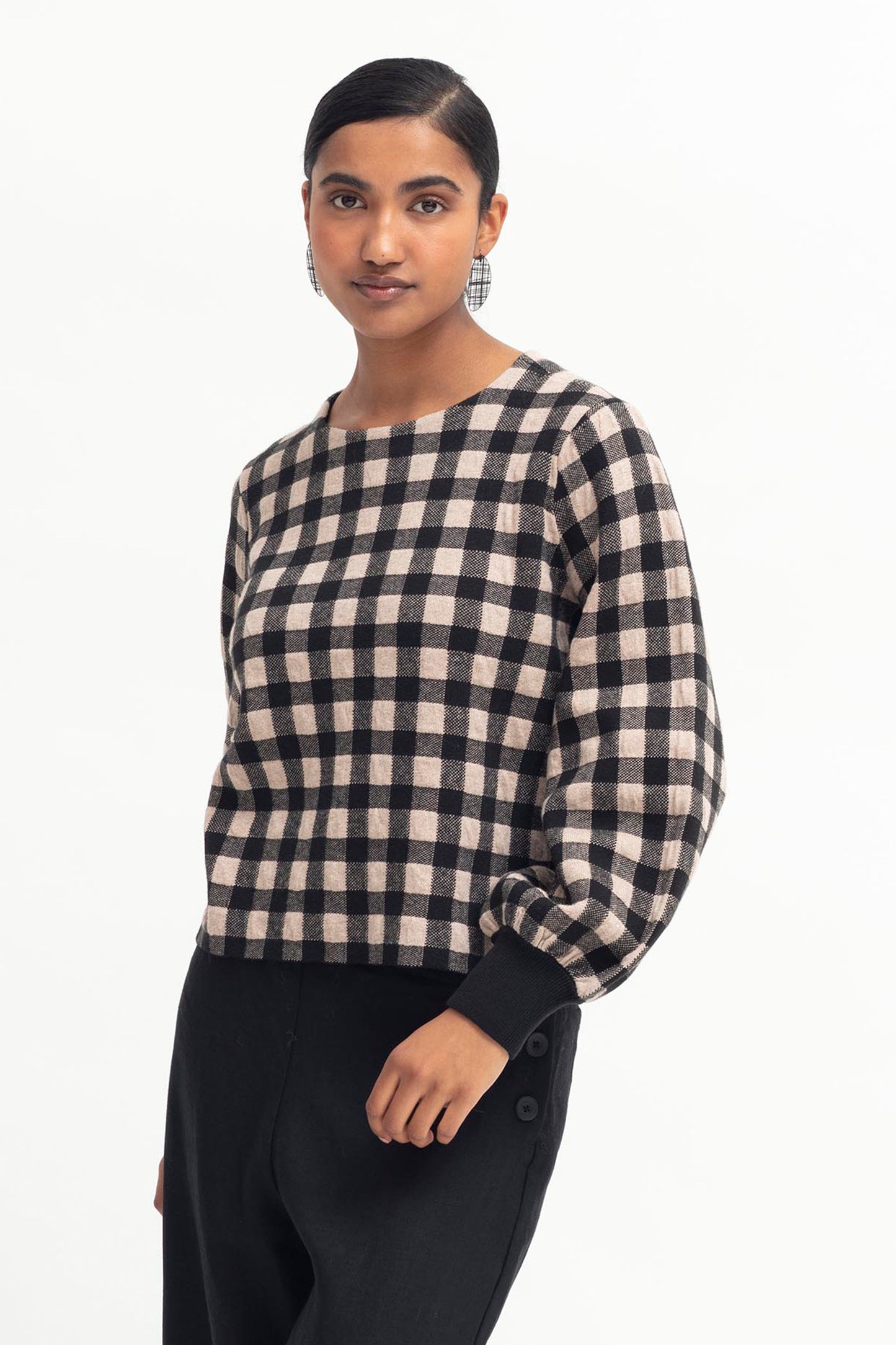 Karo Organic Cotton Gingham Puff Sleeve Woven Sweater Model Front | BLACK CAMEL GINGHAM