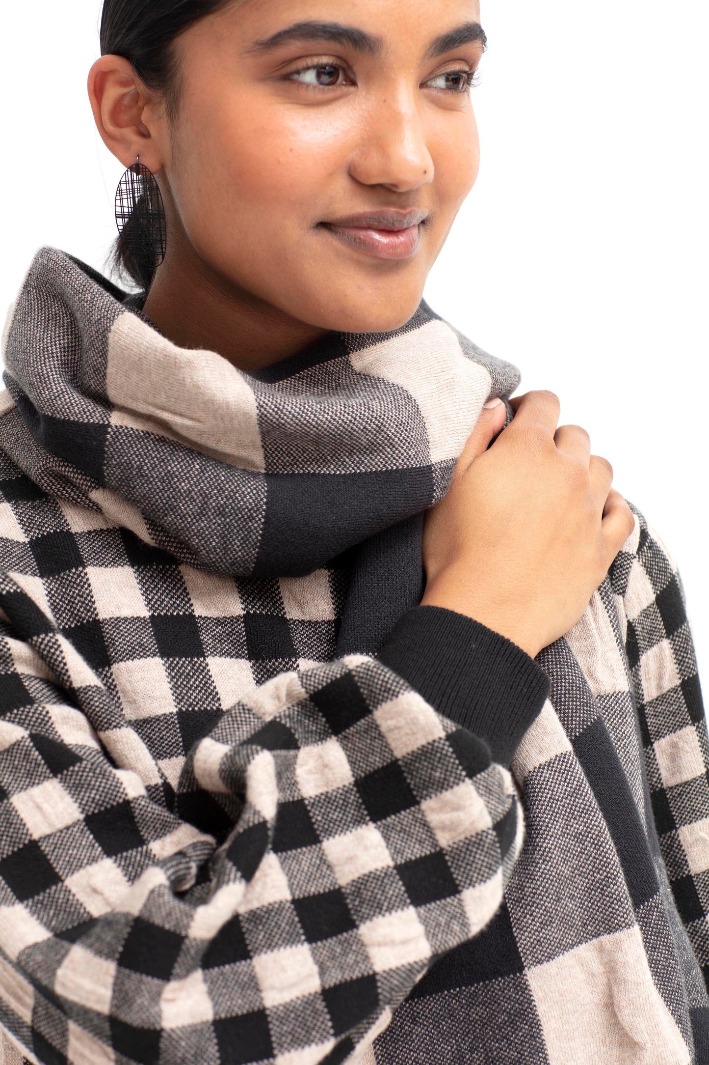 Karo Organic Cotton Gingham Puff Sleeve Woven Sweater Model Detail with Karo Scarf | BLACK CAMEL GINGHAM