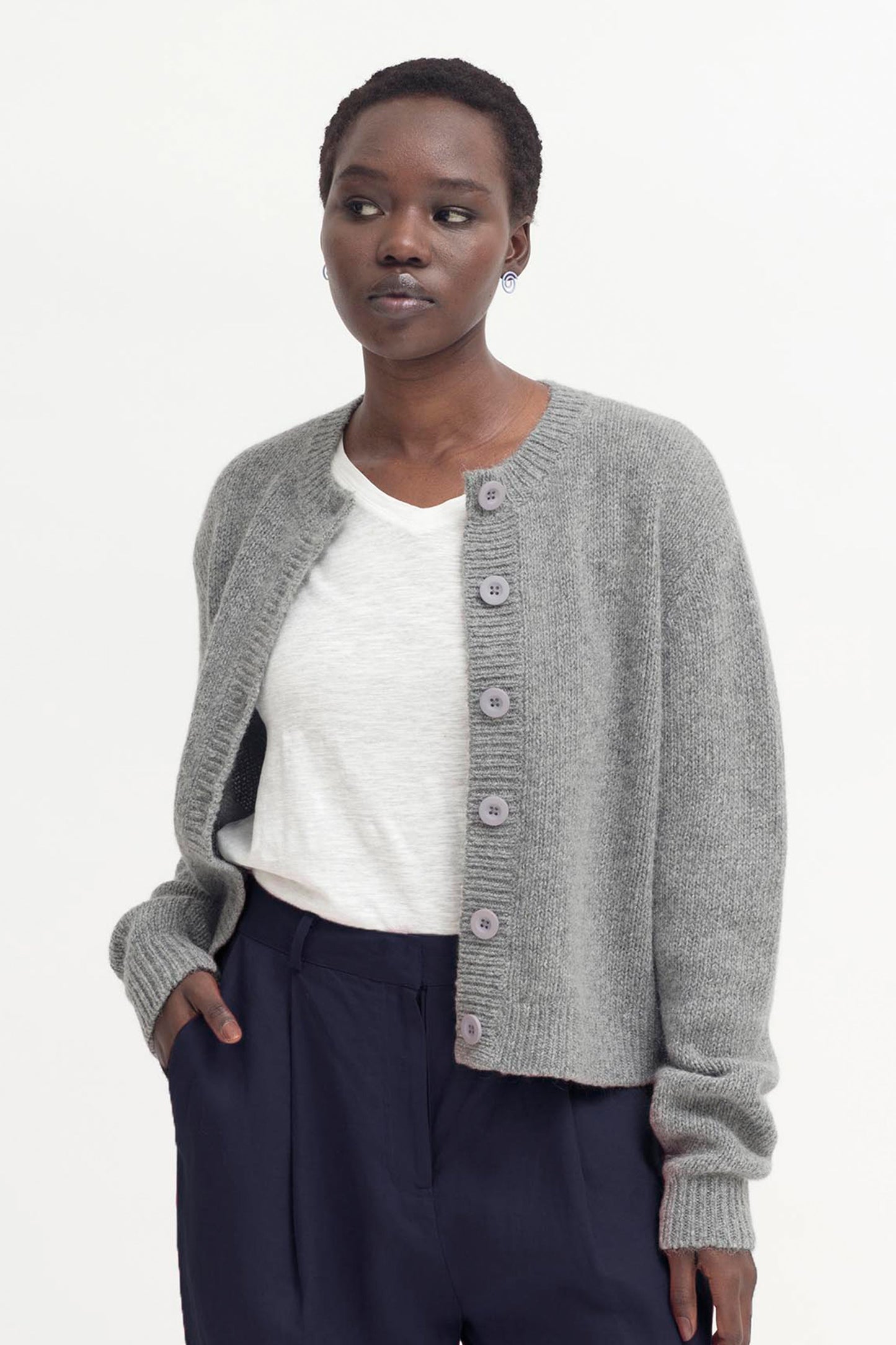 Kabrit Round Neck Button Up Cardigan Model Front | MID GREY
