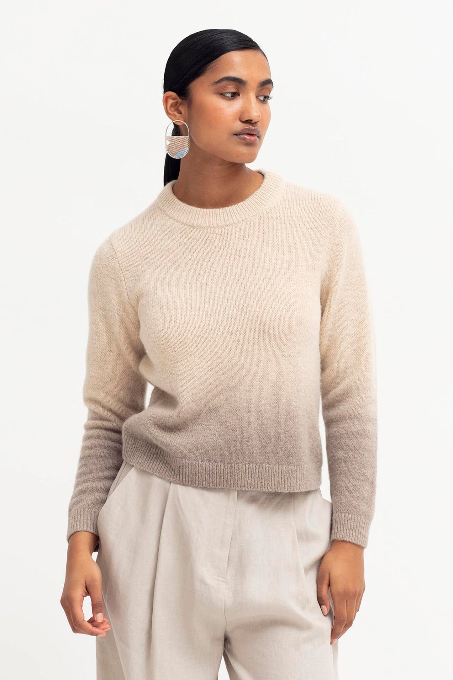 Ombre Crew Neck Dip Tied Knit Sweater Model Model Front | ECRU BROWN OMBRE